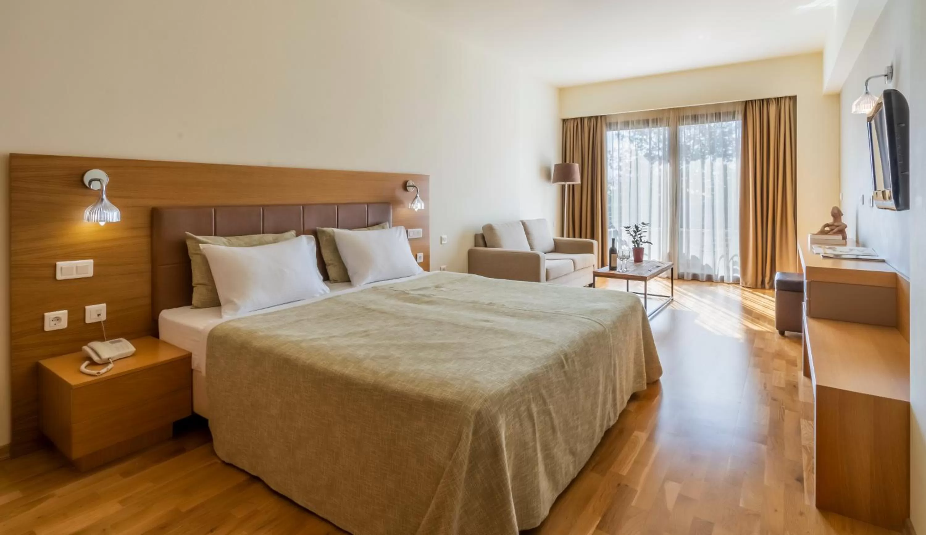 Photo of the whole room, Bed in Anemolia Mountain Resort