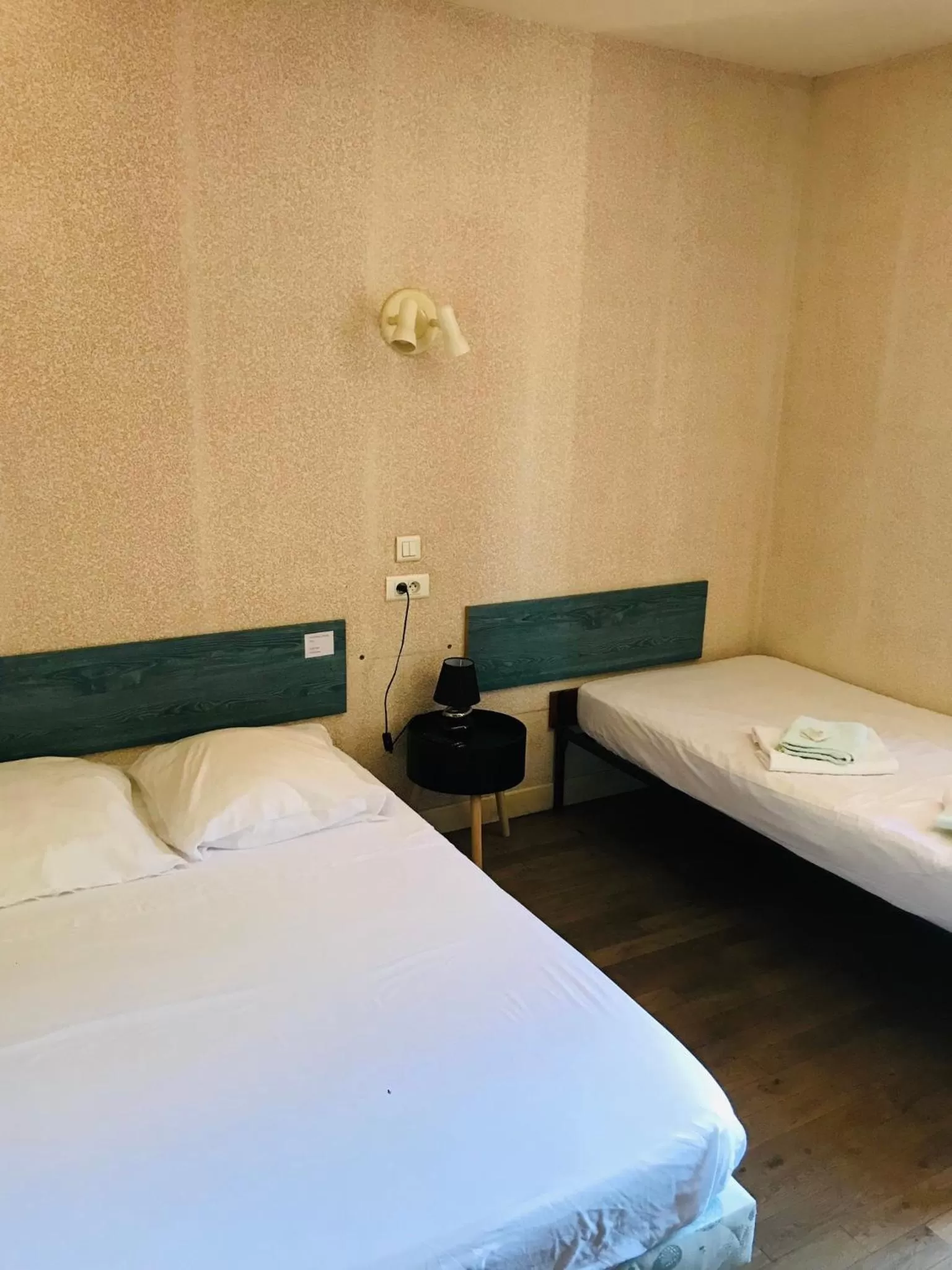 Bed in hotel de la gare