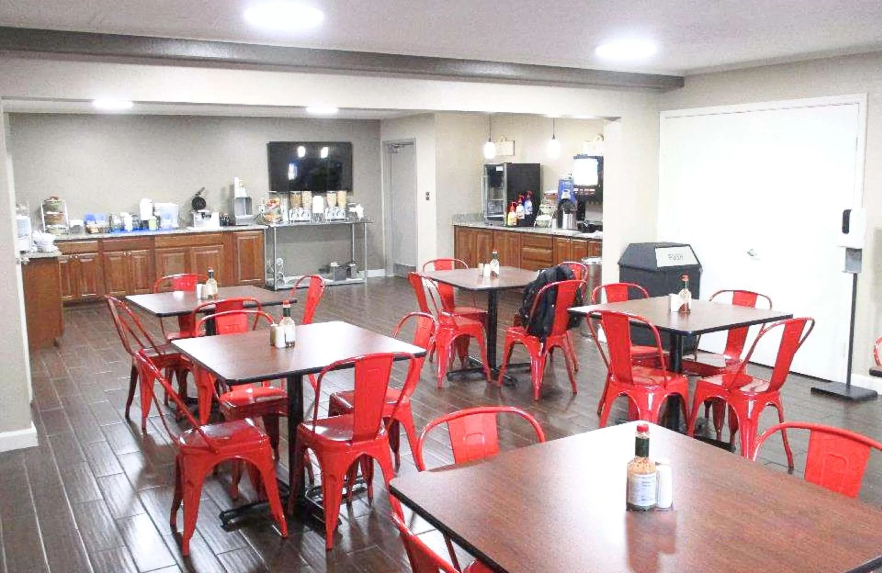 Breakfast in Best Western Shelbyville Lodge