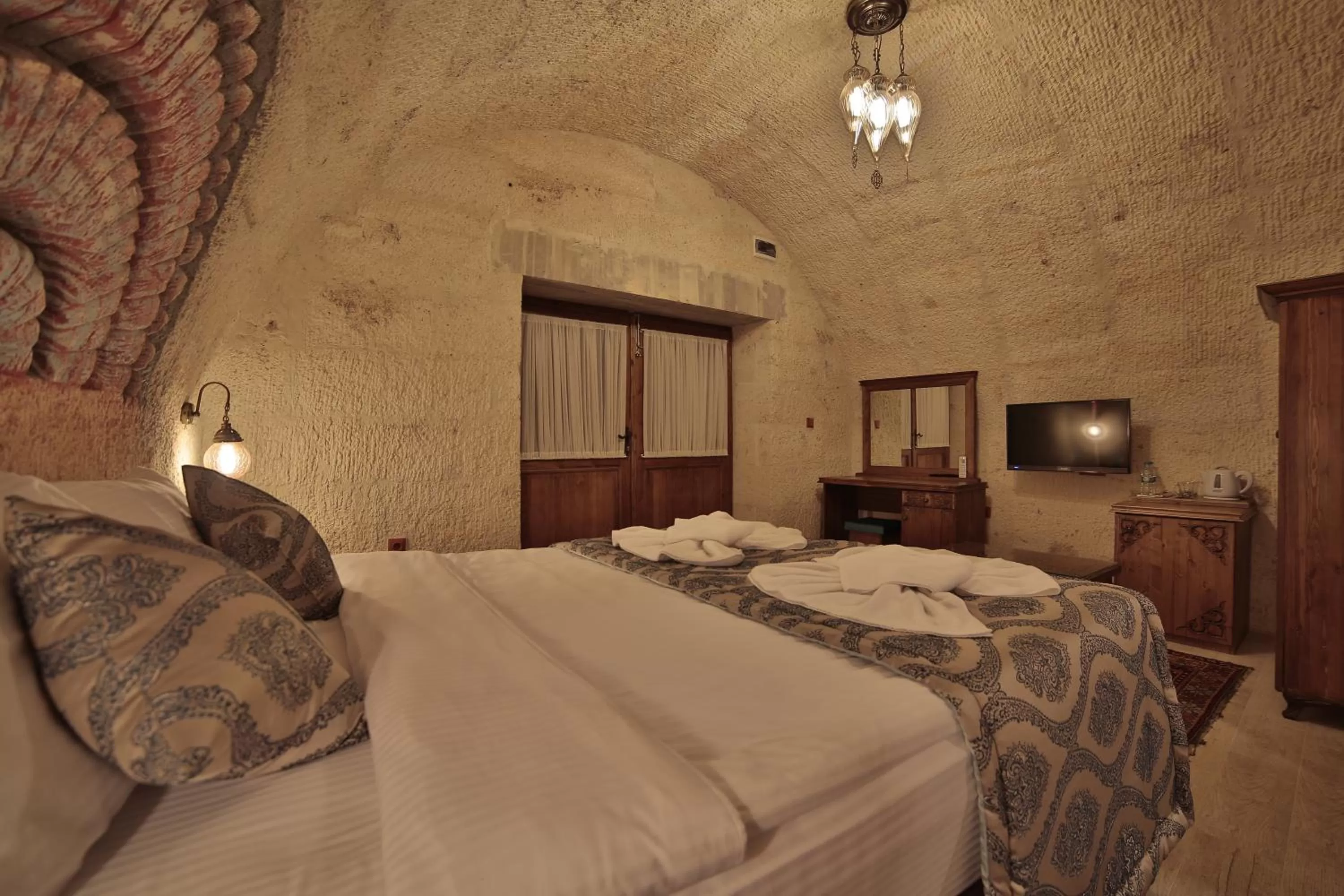 Photo of the whole room, Bed in Grand Cappadocia Hotel