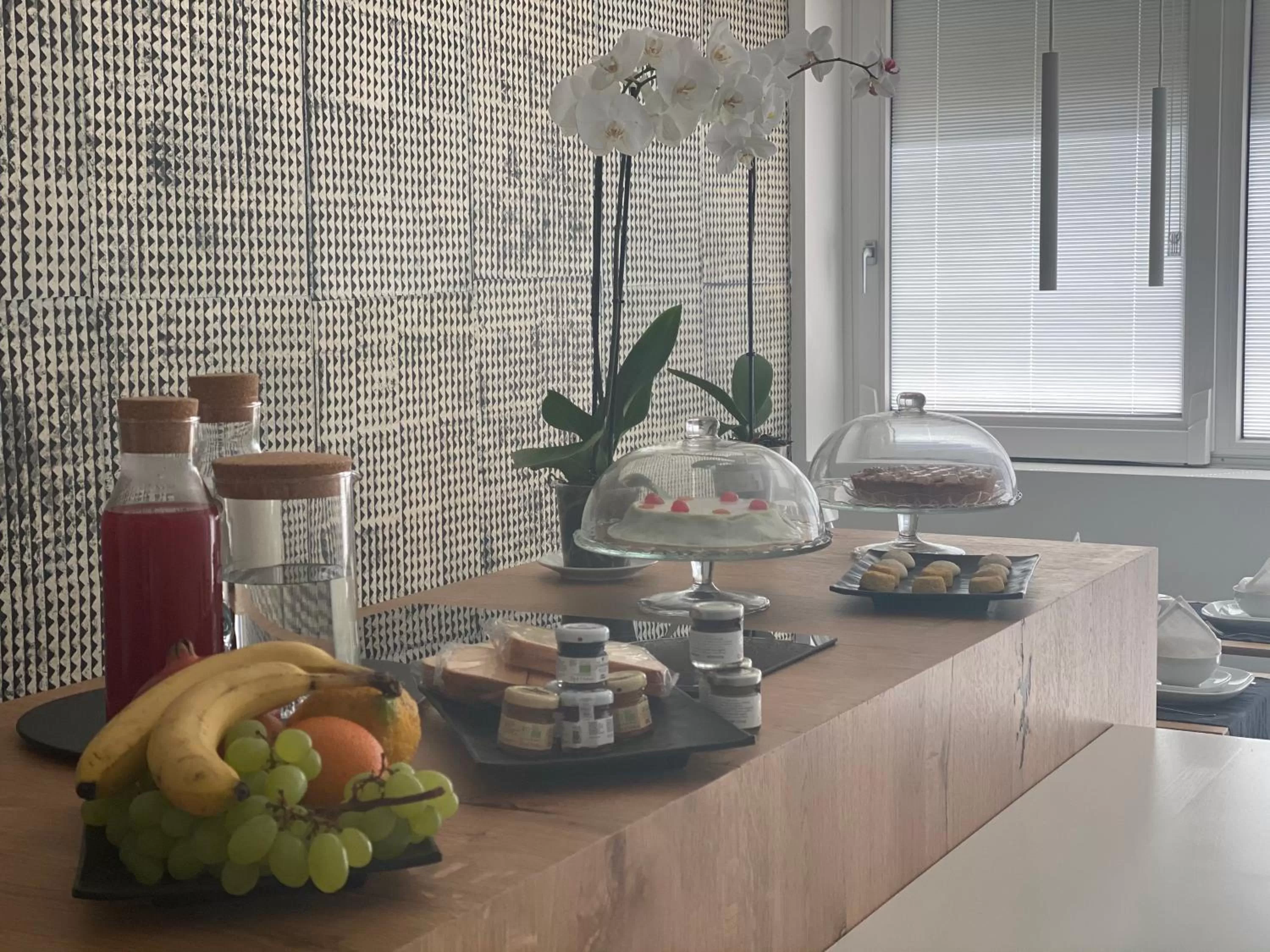 Breakfast, Food in Near Ortigia