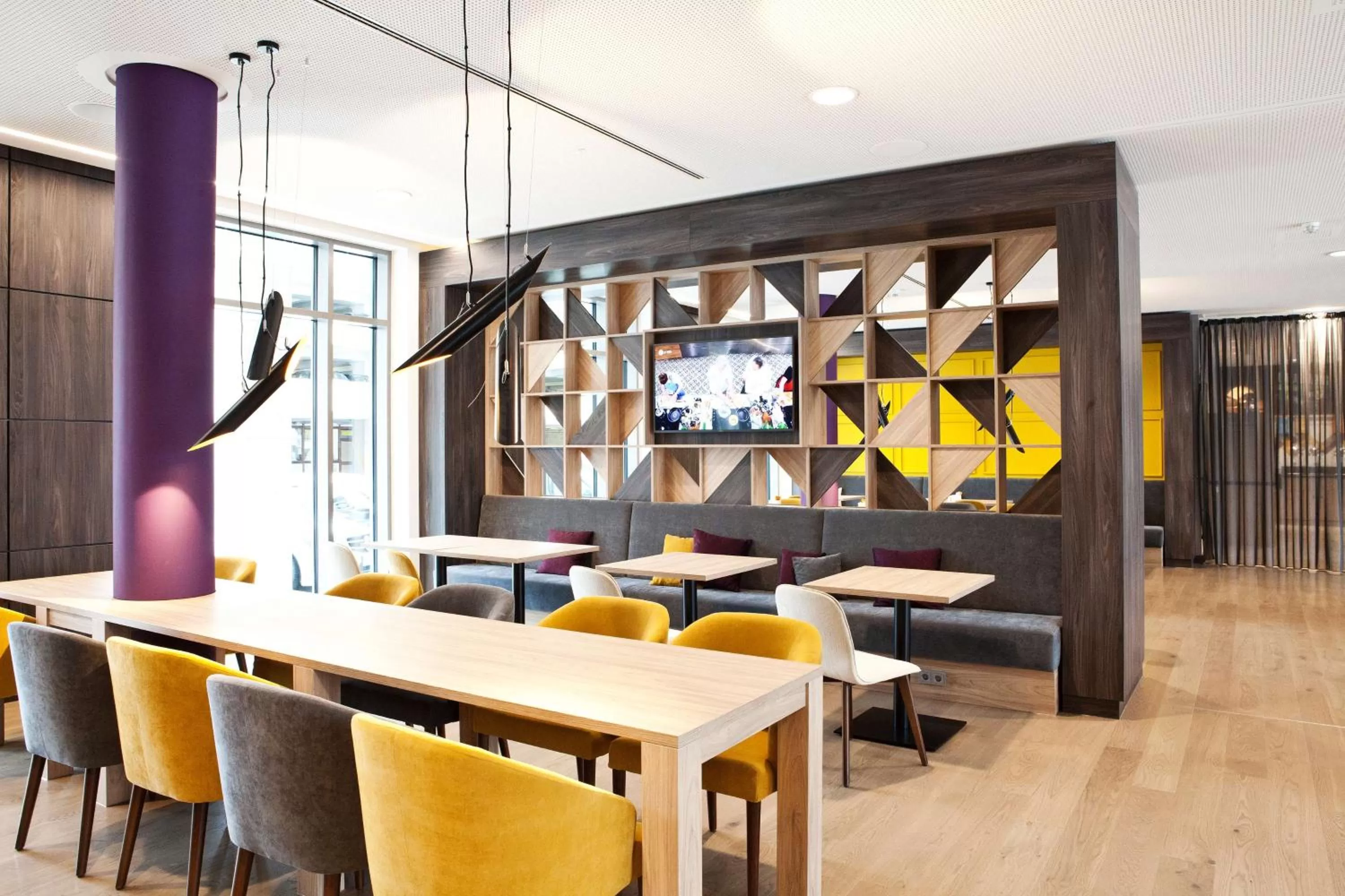 Lobby or reception in Hampton By Hilton Dortmund Phoenix See