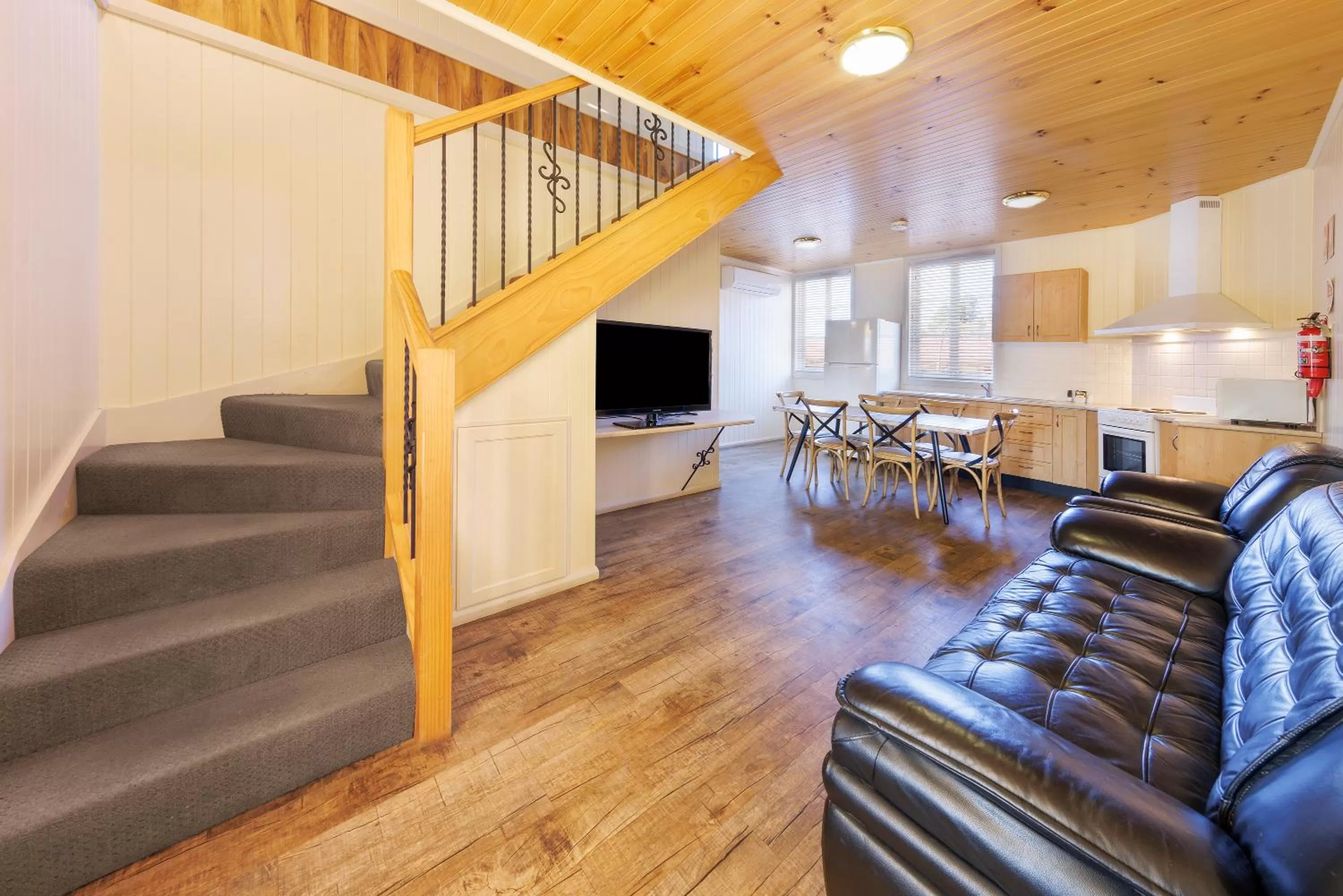 Four-Bedroom Villa in Black Gold Motel