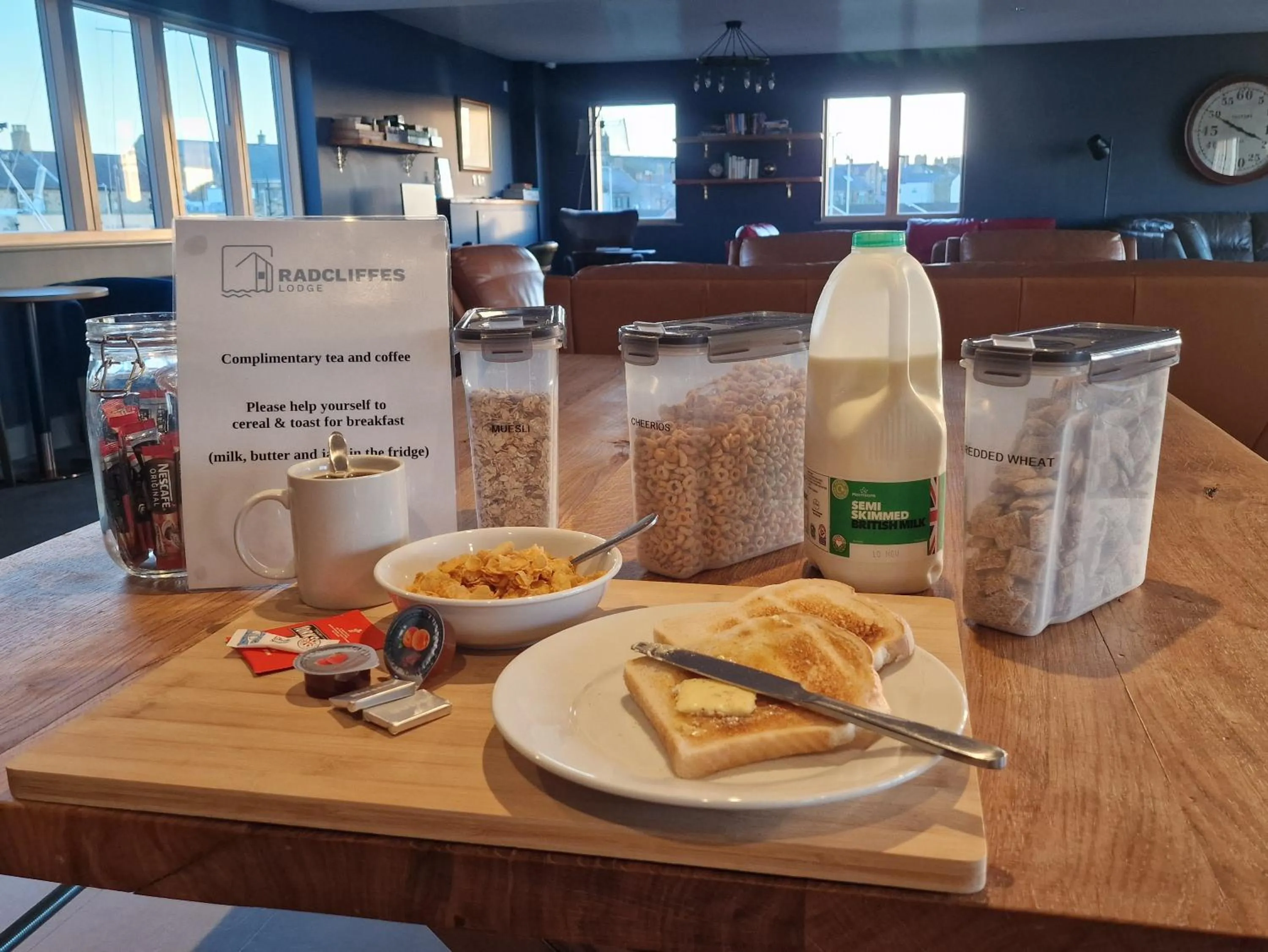 Breakfast in Radcliffes Lodge