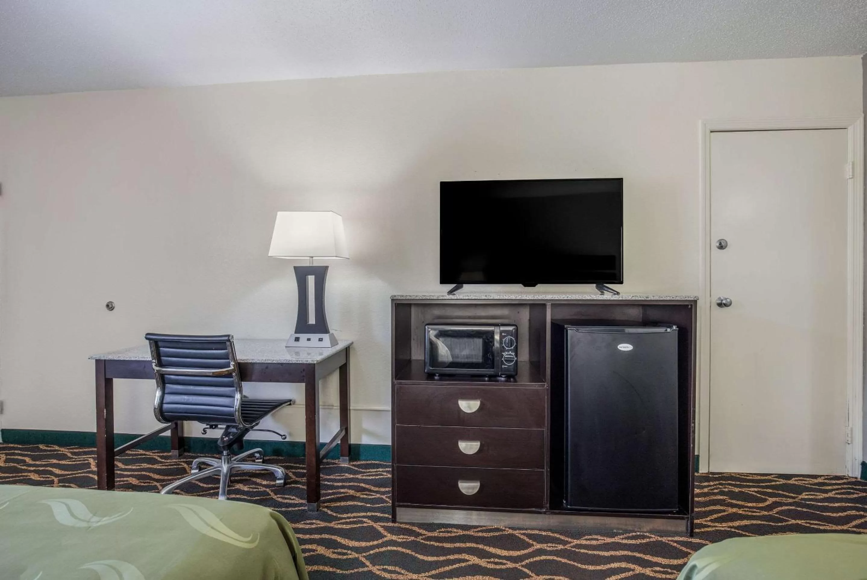 Photo of the whole room, Bed in Quality Inn & Suites Conference Center Thomasville