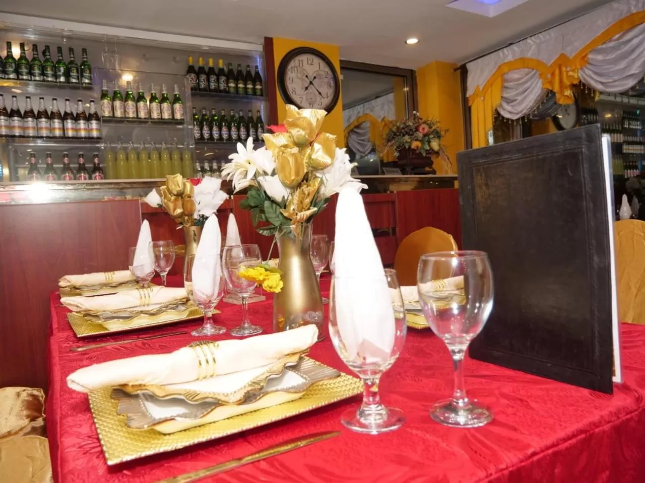 Restaurant/places to eat in Marriot Metropolitan Hotel