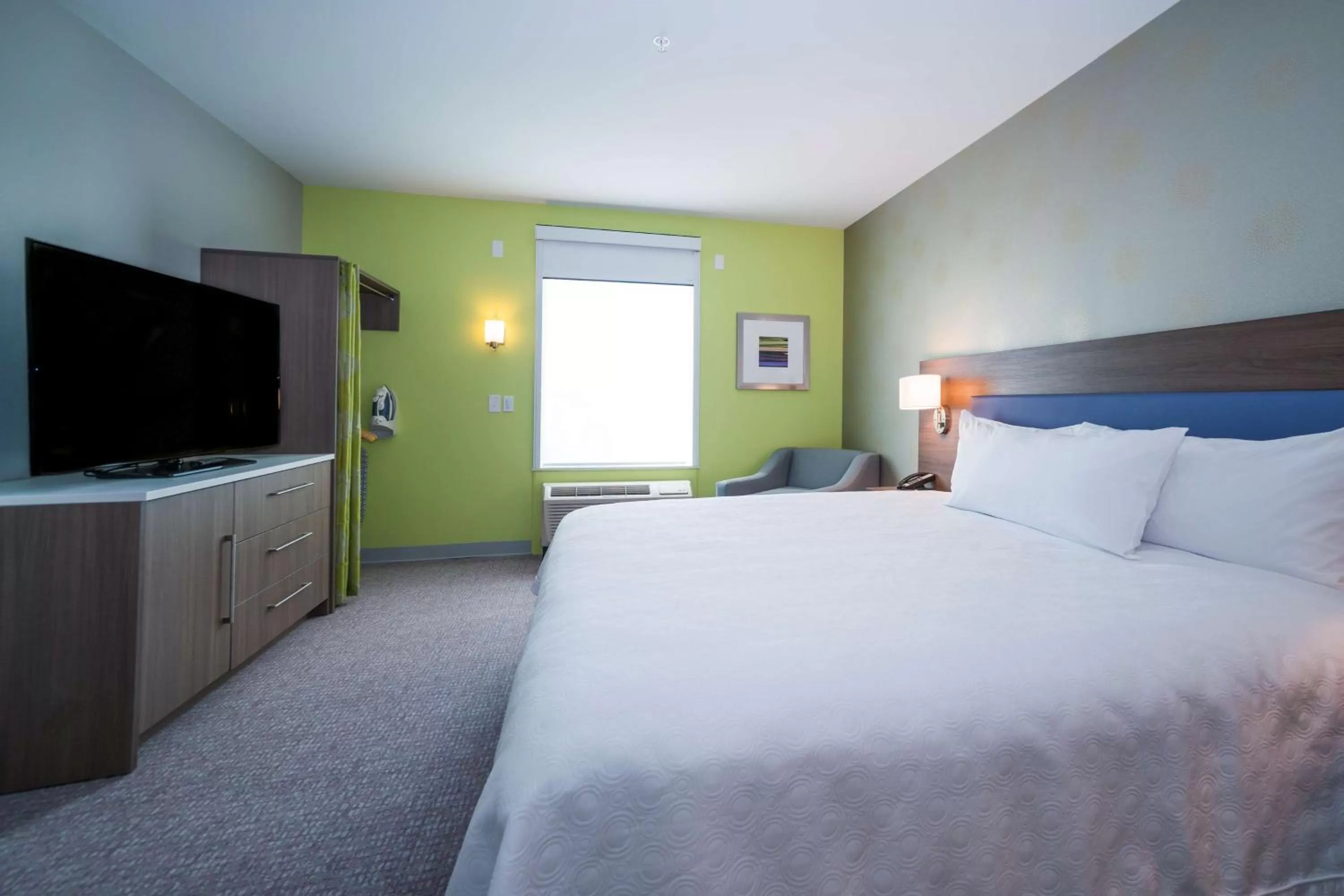 King Suite - Mobilty/Hearing Accessible - Non-Smoking in Home2 Suites By Hilton Jackson Flowood Airport Area