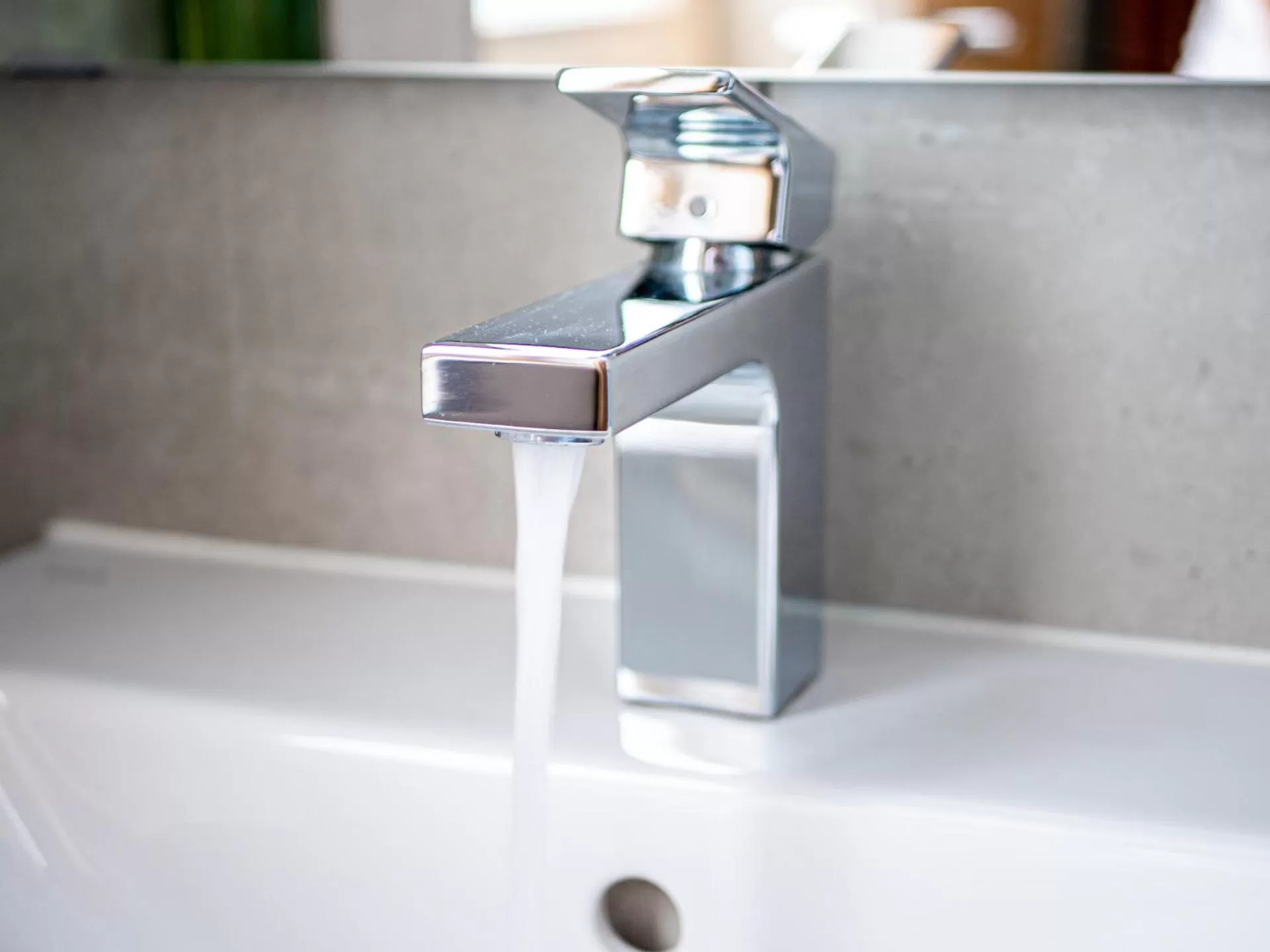 Bathroom in Maiden Oval