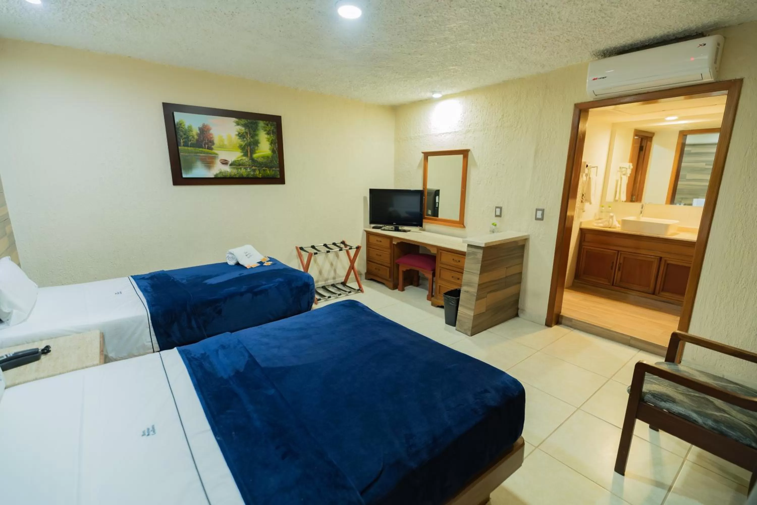 Bedroom, Bed in Hotel Santiago De Compostela - Guadalajara Centro Historico