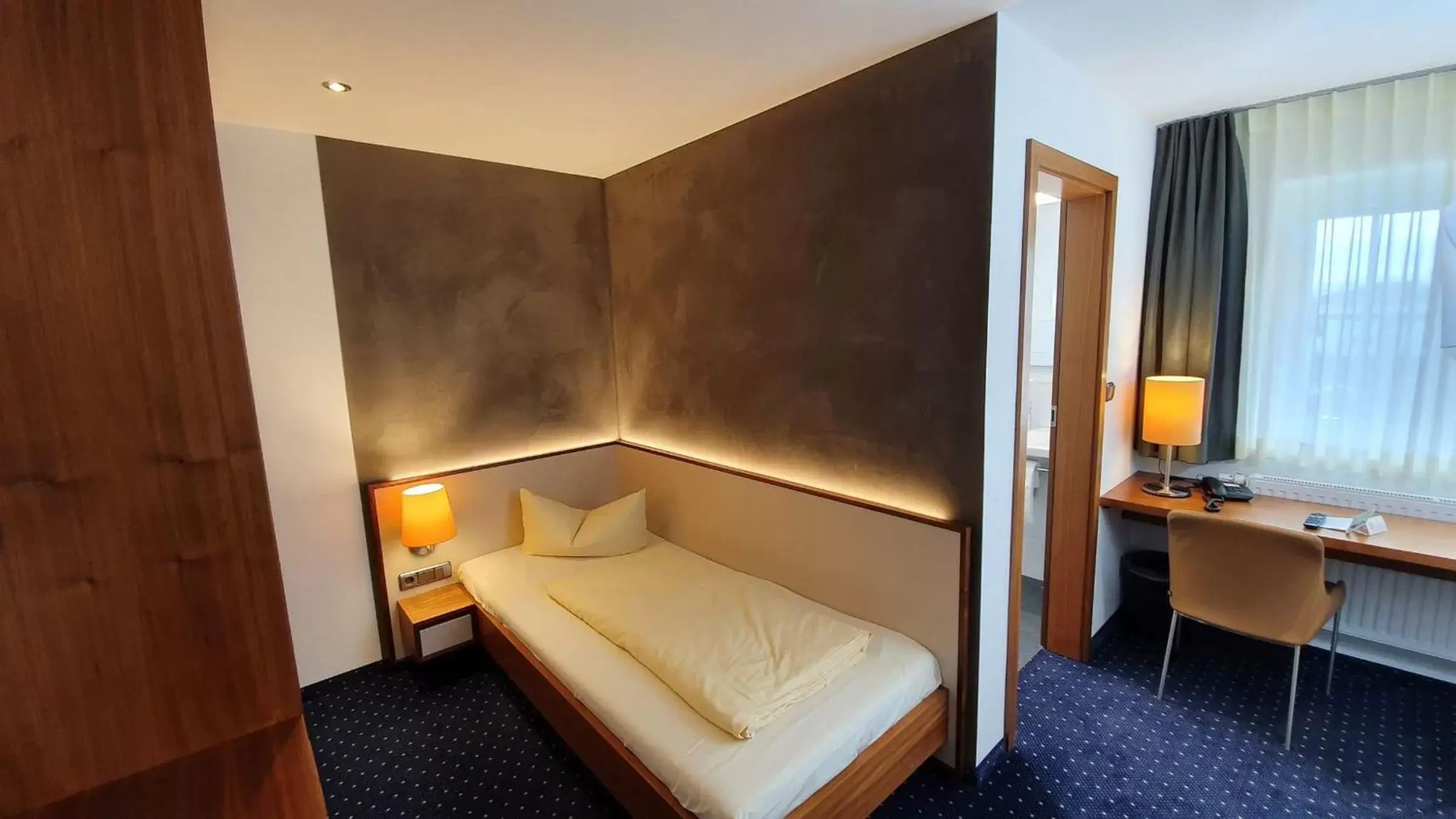 Standard Single Room - single occupancy in Hotel Restaurant Adler Standard Single Room - single occupancy in Hotel Restaurant Adler