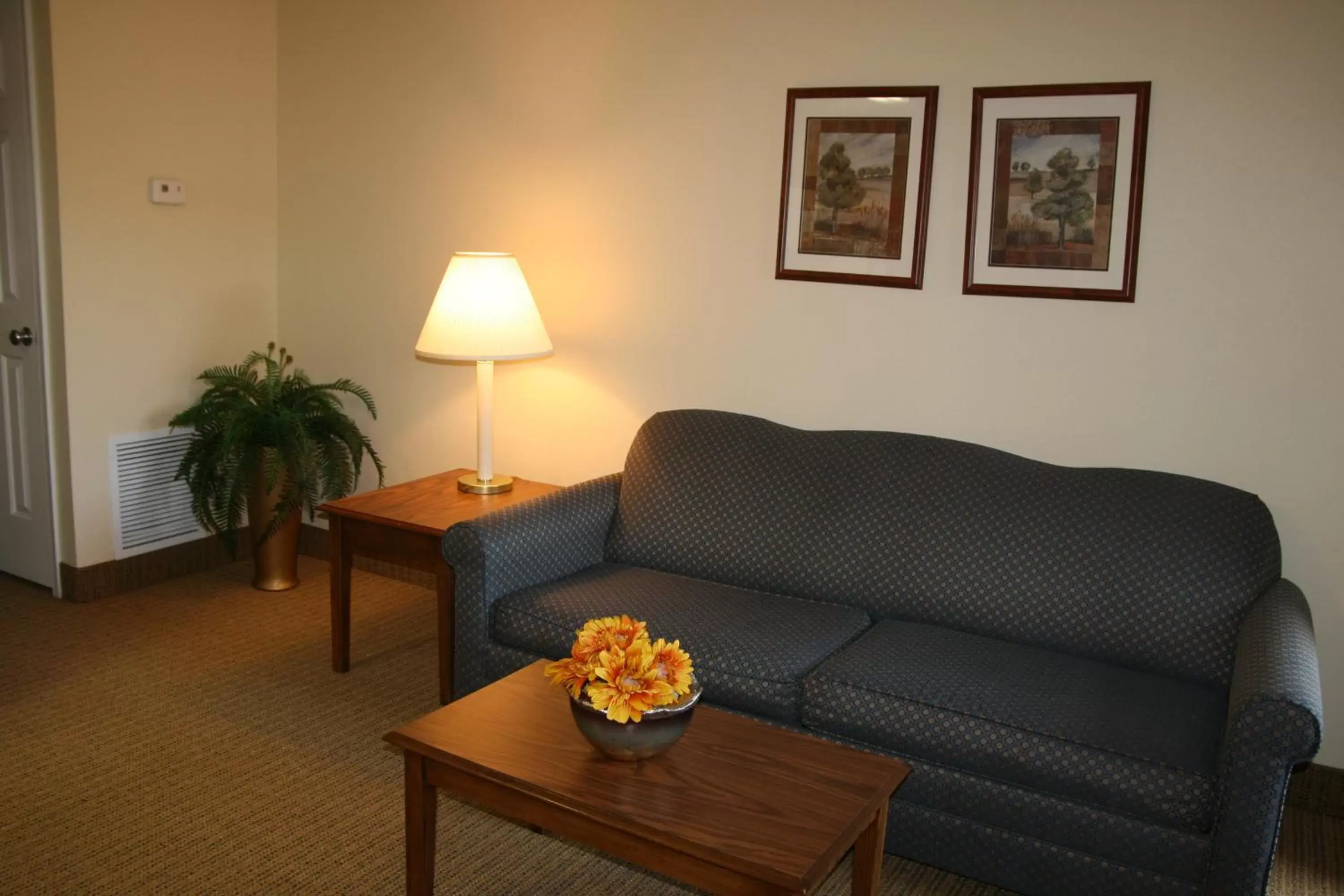 Queen Suite in Affordable Suites of America Fredericksburg Queen Suite in Affordable Suites of America Fredericksburg
