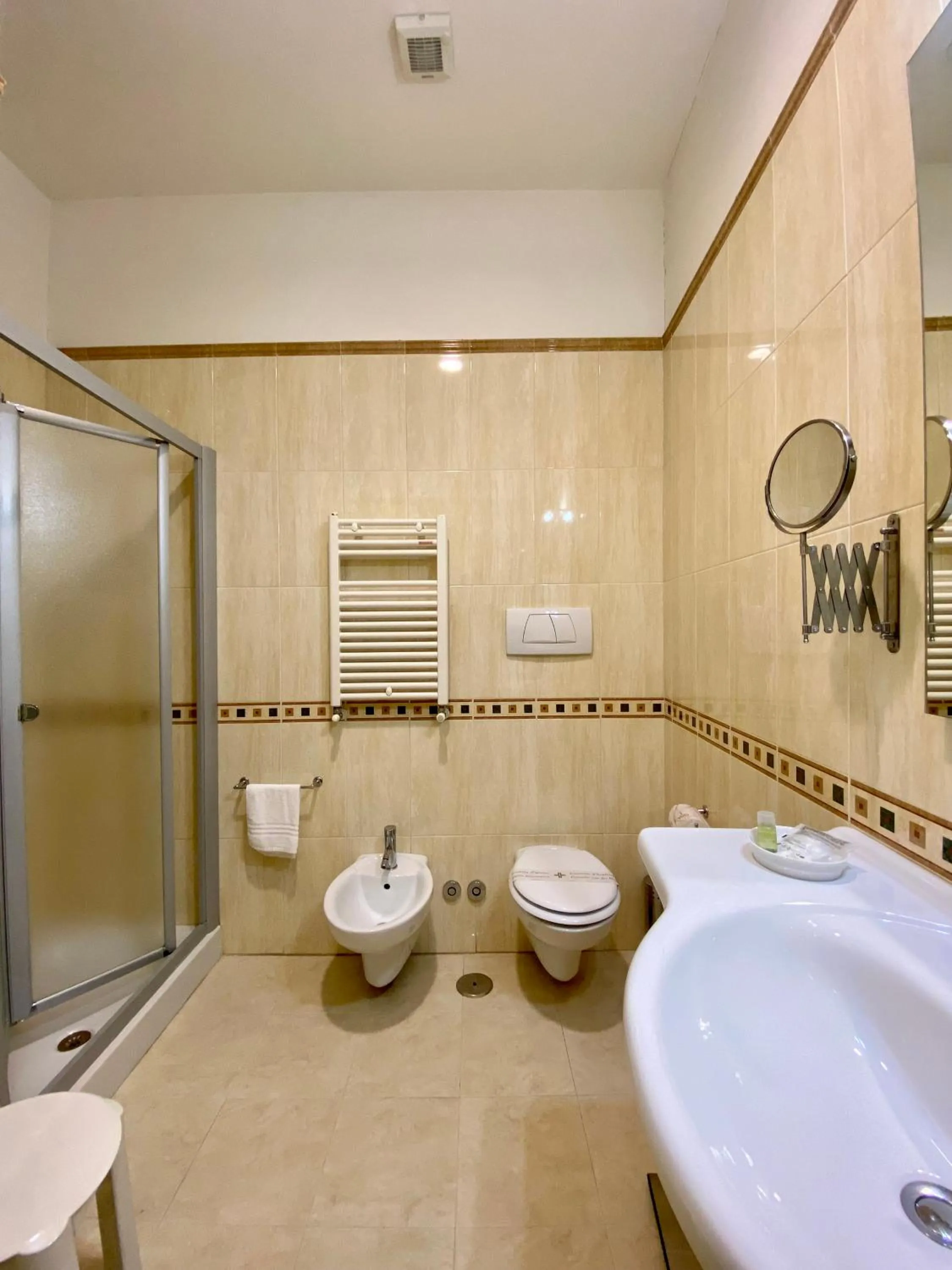 Shower in Hotel Akropolis - Museum Hotel