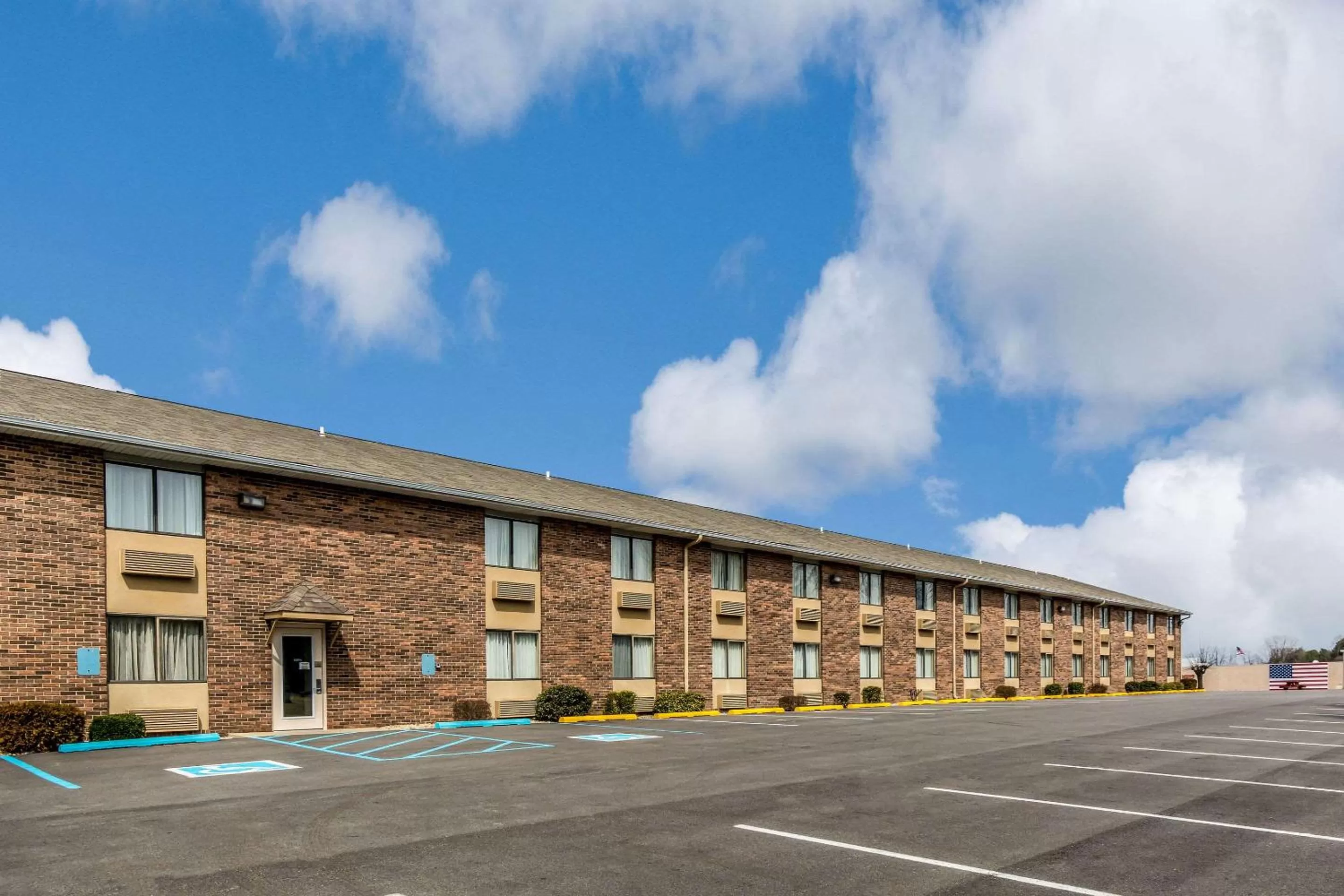 Property building in Quality Inn I-74 Batesville