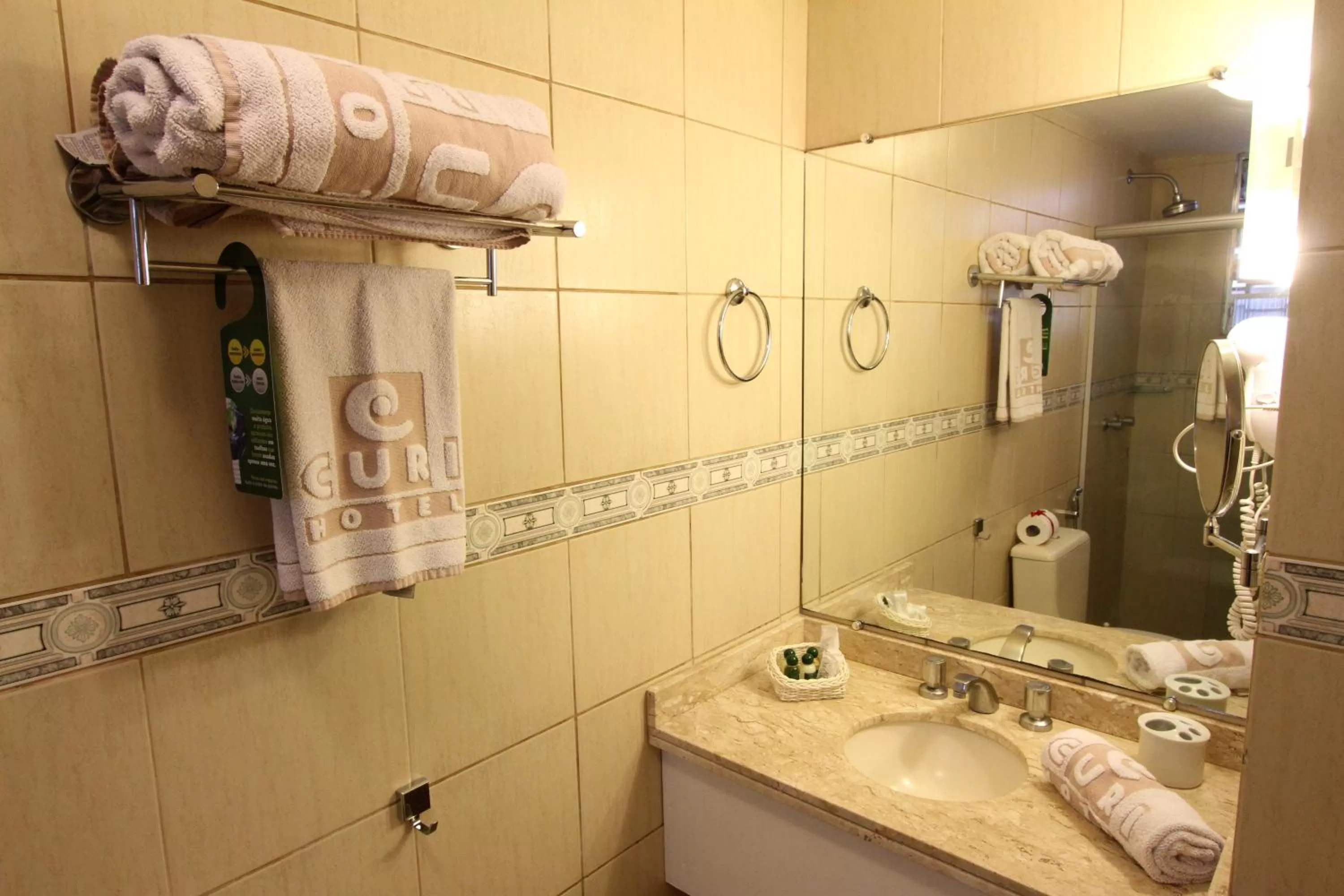 Bathroom in Hotel Curi Executive