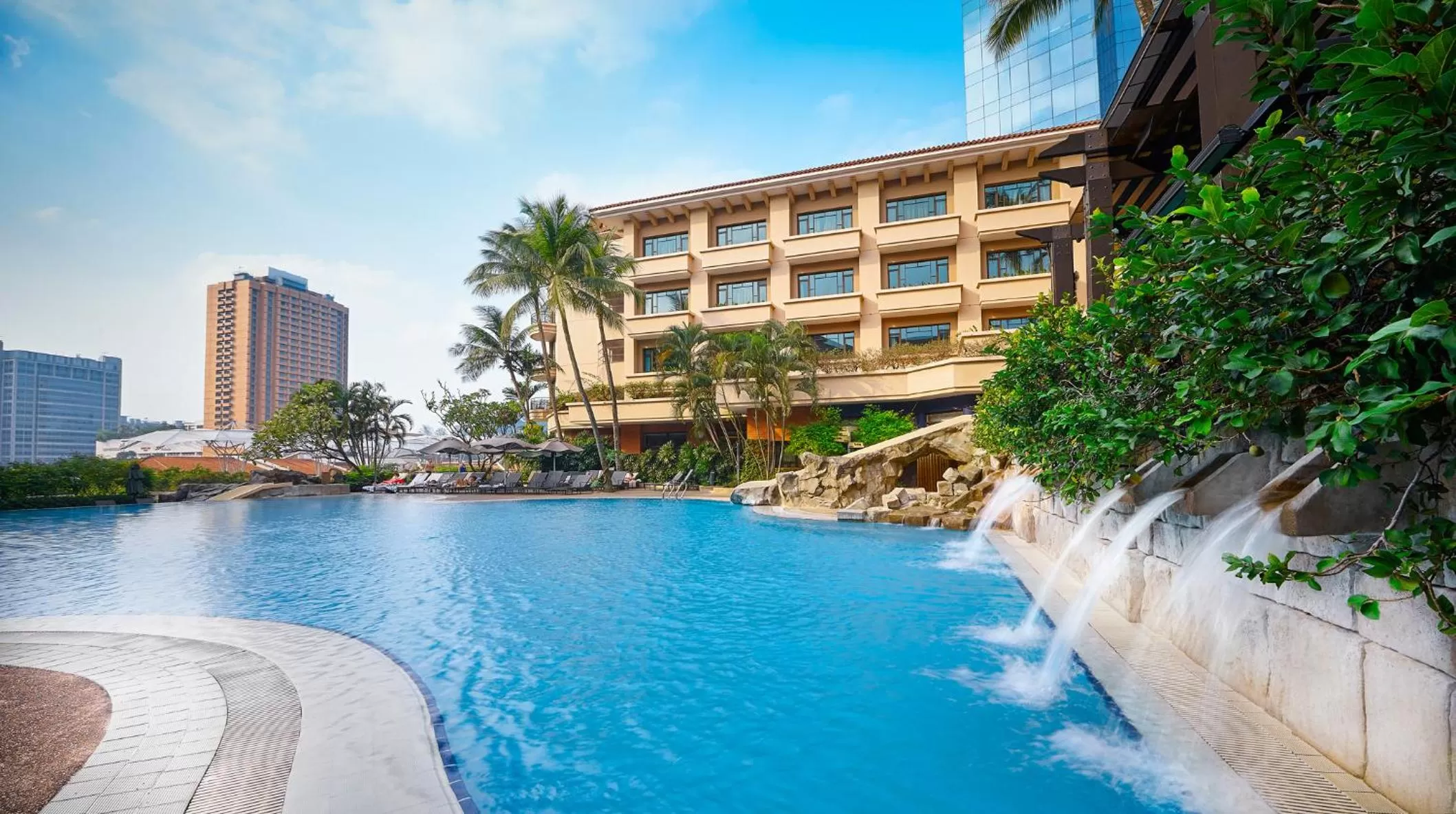 Swimming pool in Paradox Singapore Merchant Court at Clarke Quay
