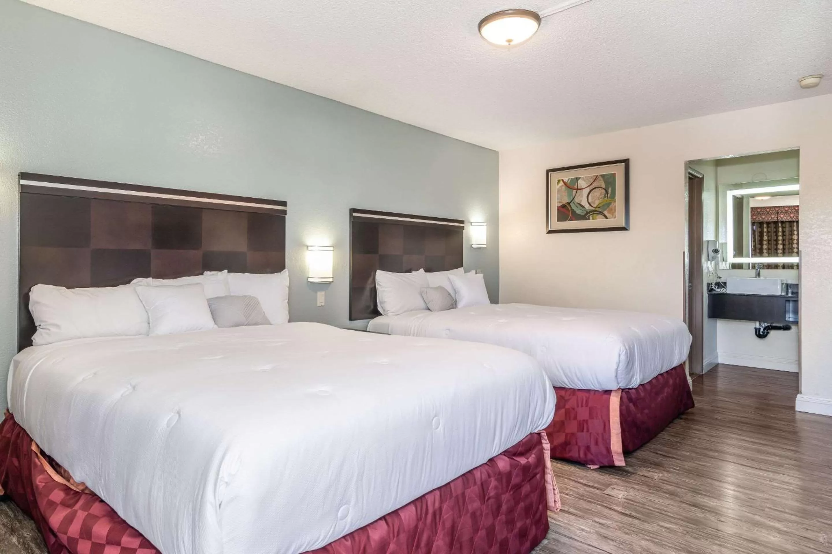 Photo of the whole room, Bed in Rodeway Inn Barstow Route 66