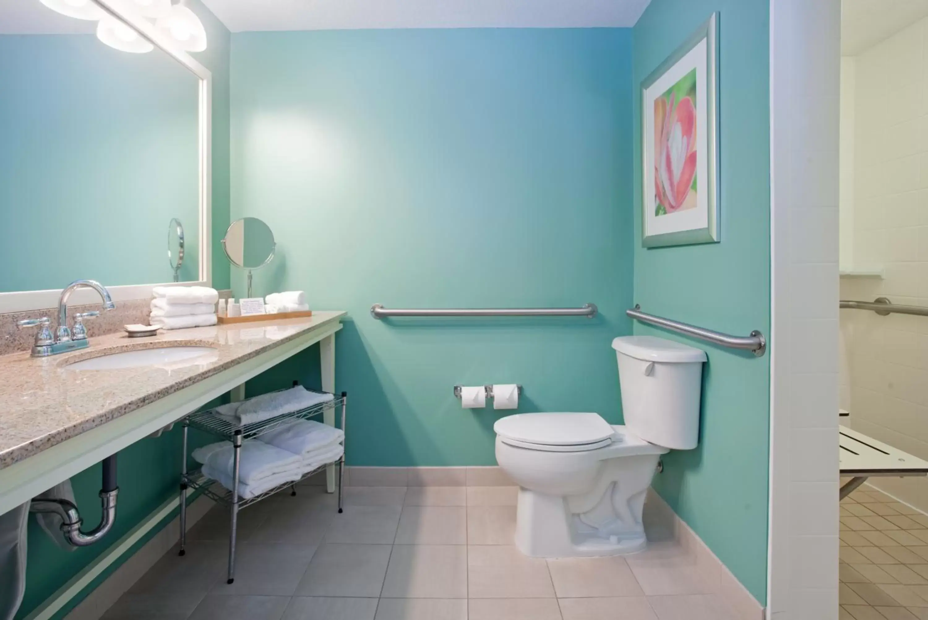 Double Room with Two Double Beds with Roll-In Shower - Disability Access in Hotel Indigo - Sarasota, an IHG Hotel Double Room with Two Double Beds with Roll-In Shower - Disability Access in Hotel Indigo - Sarasota, an IHG Hotel