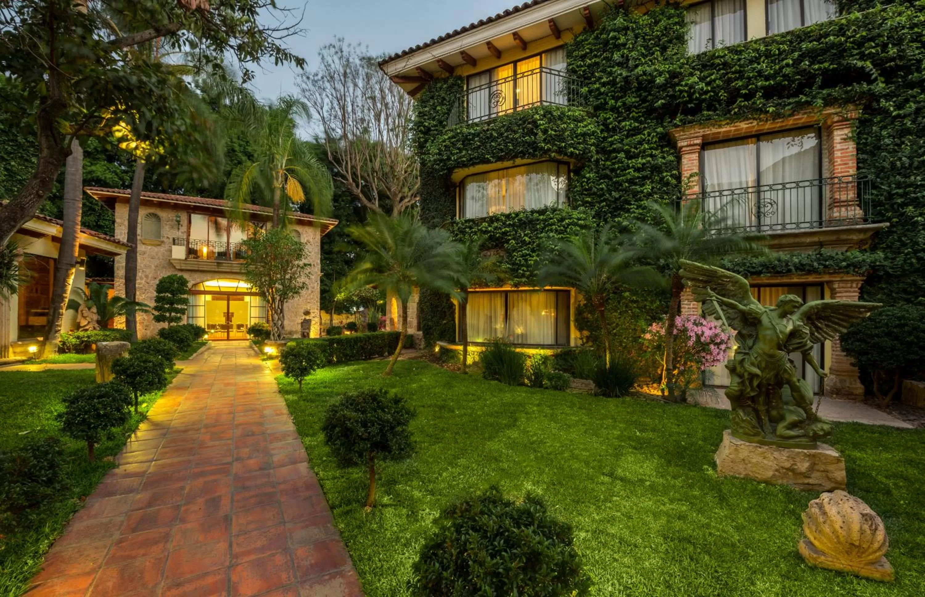 Property building in Quinta Real Guadalajara