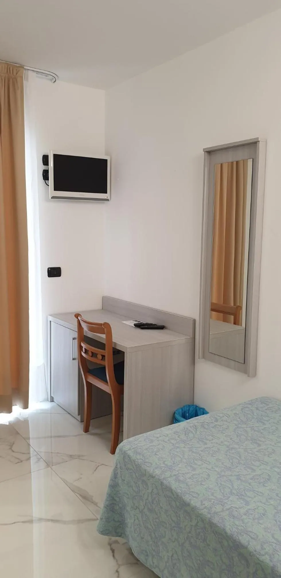 Bed in Columbus Dependance