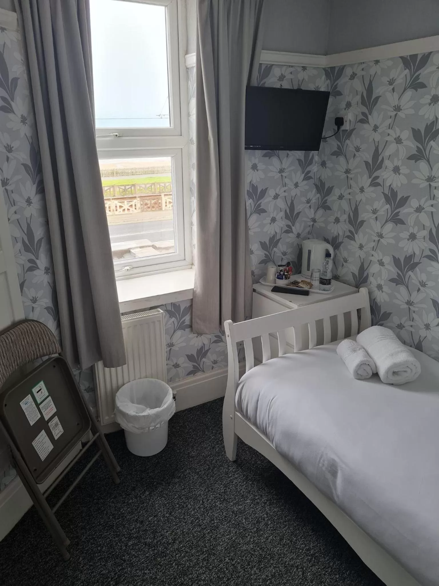 TV and multimedia, Bed in Queens Plaza Hotel