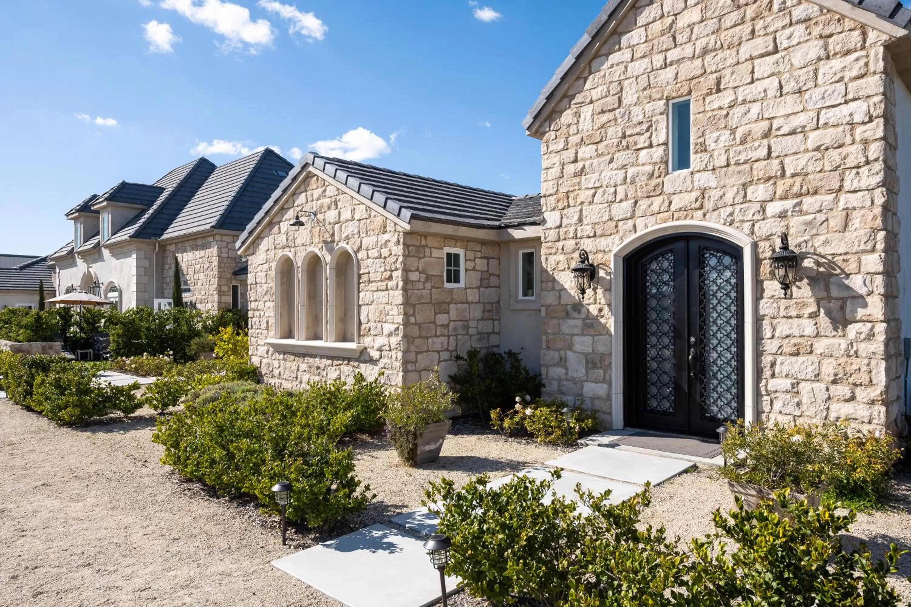 Property building in Domaine Chardonnay