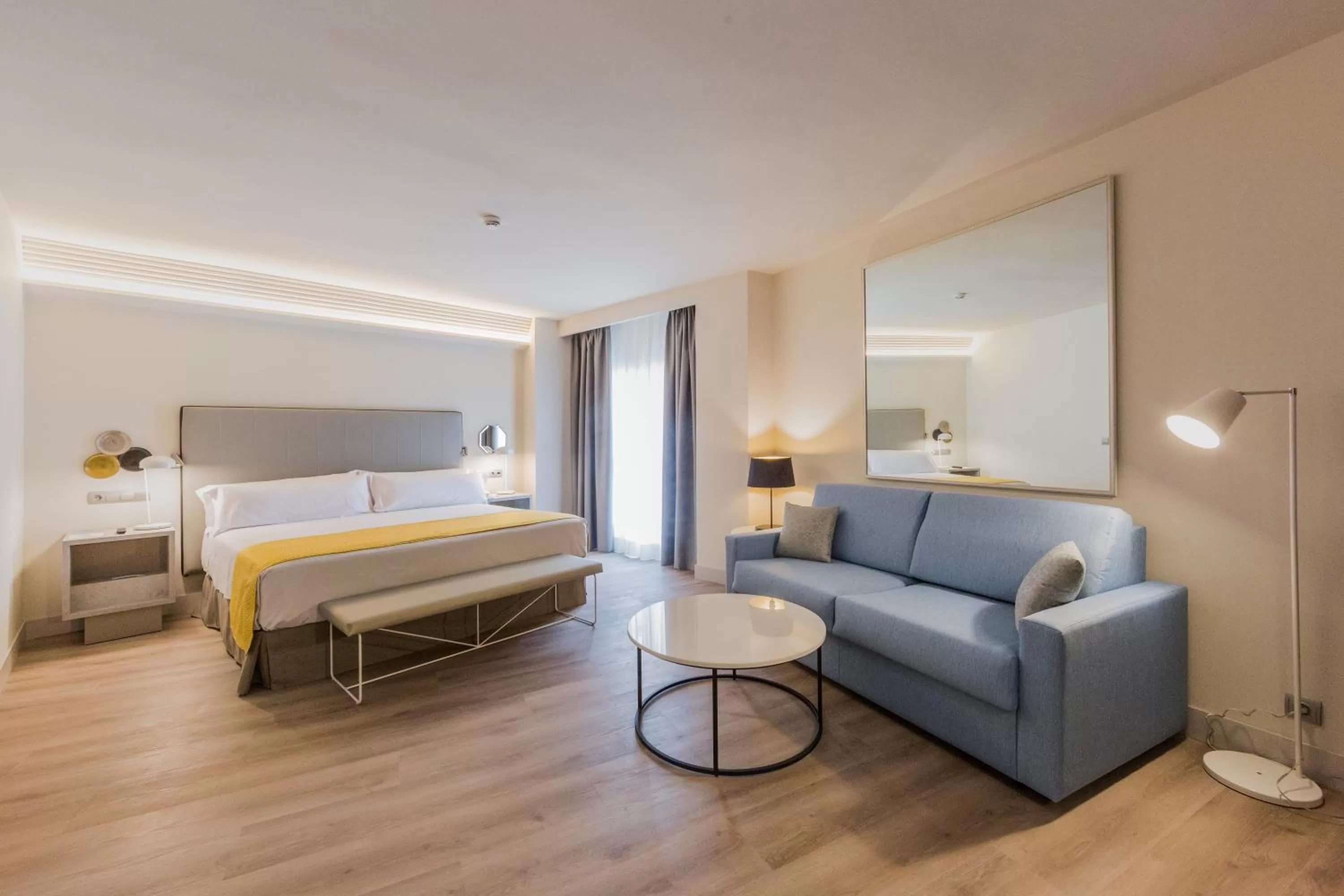 Photo of the whole room, Bed in Catalonia Granada