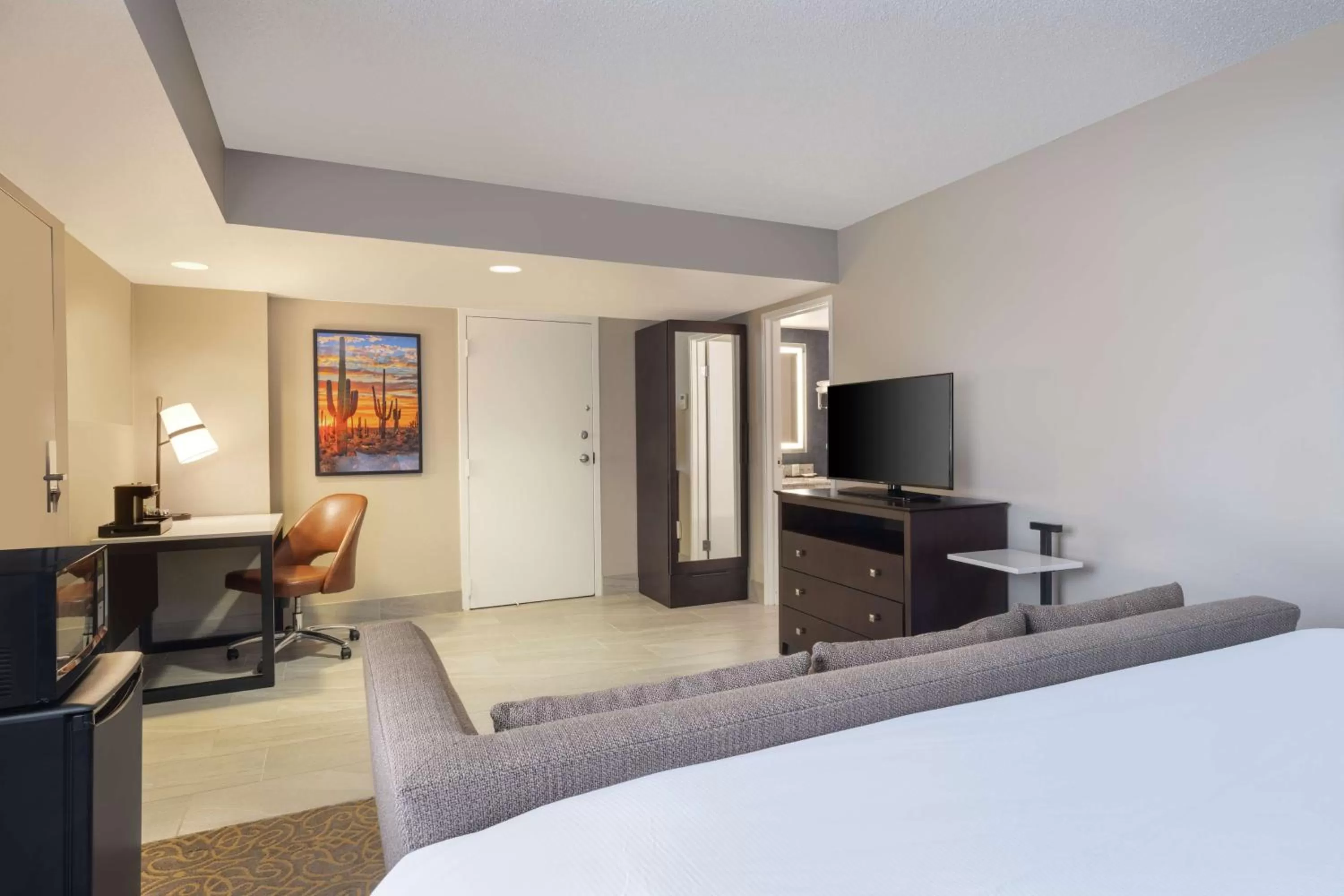 Living room, Bed in Embassy Suites by Hilton Tucson East