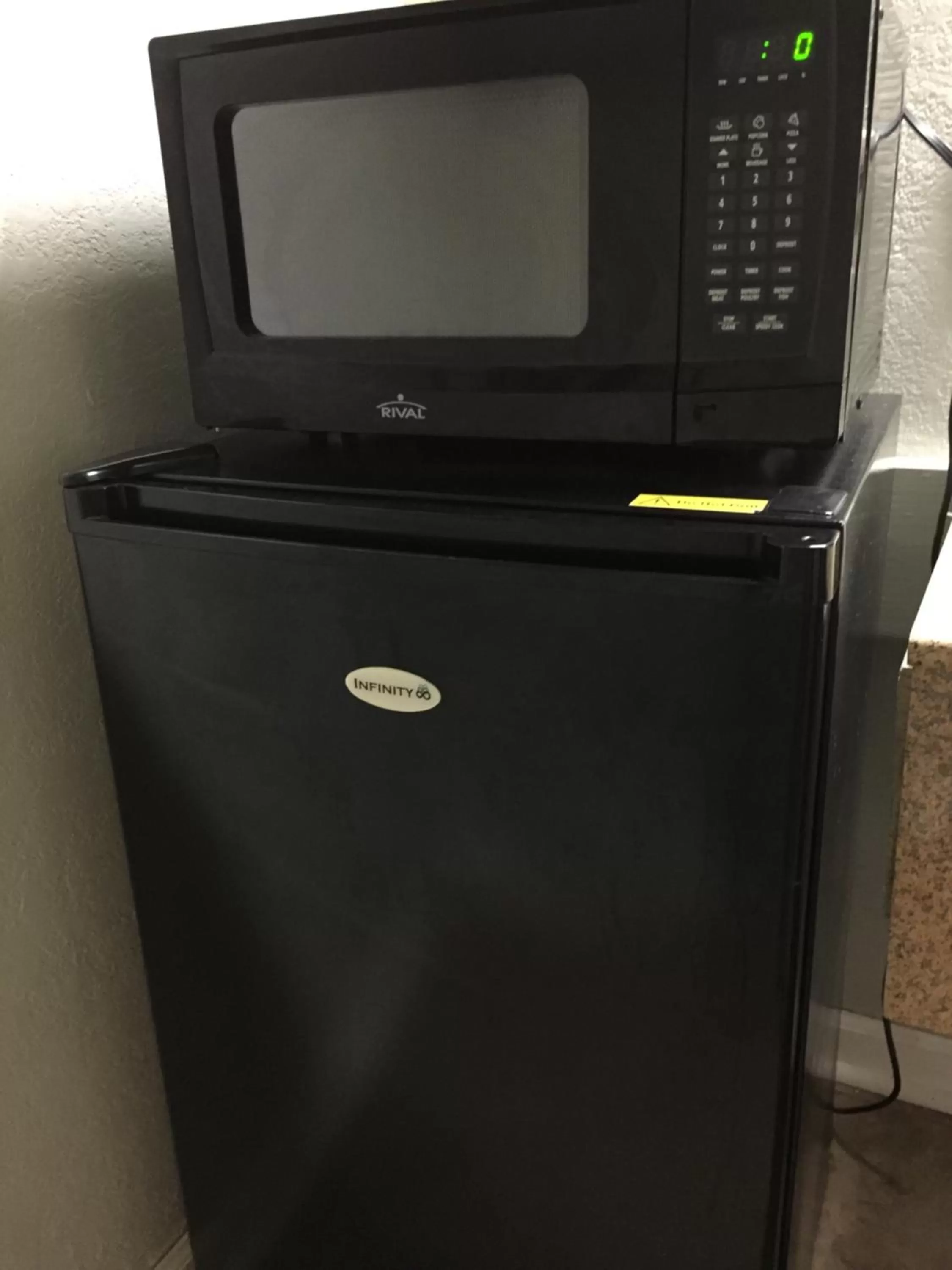 Queen Room with Two Queen Beds and Bath Tub - Mobility Accessible/Non-Smoking in Days Inn by Wyndham New Braunfels