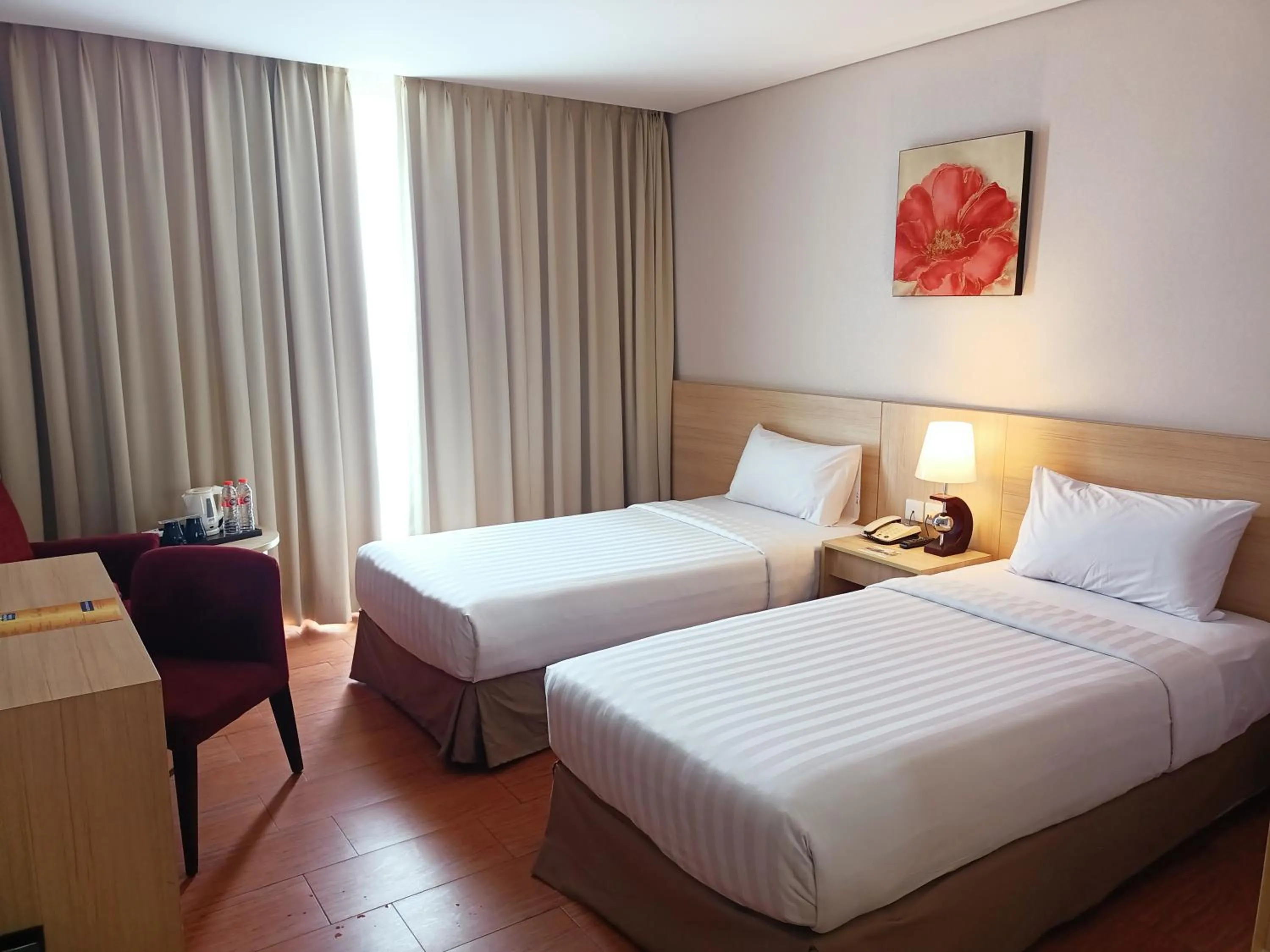 Bed in Days Hotel & Suites by Wyndham Jakarta Airport