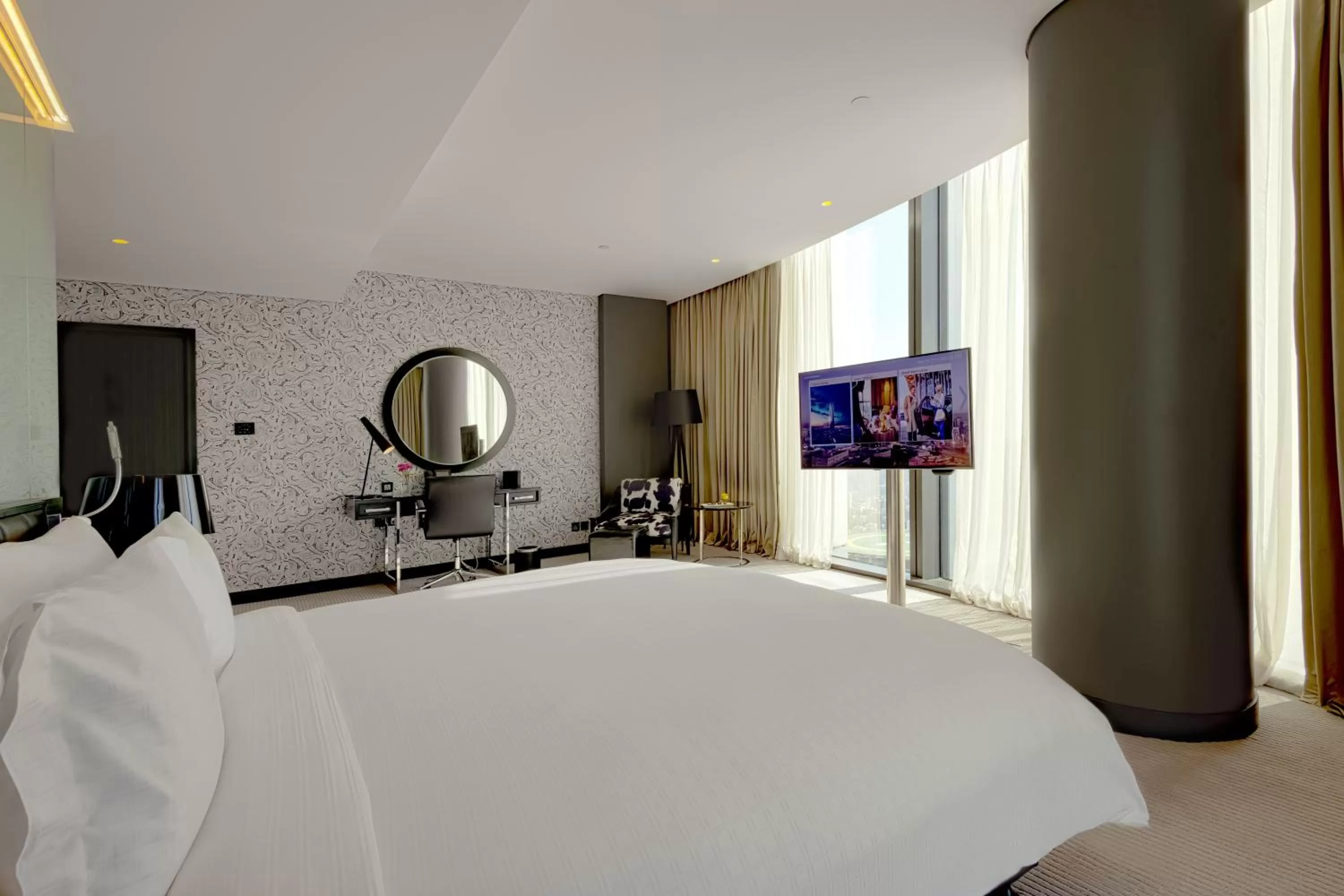 Photo of the whole room, Bed in Amman Rotana