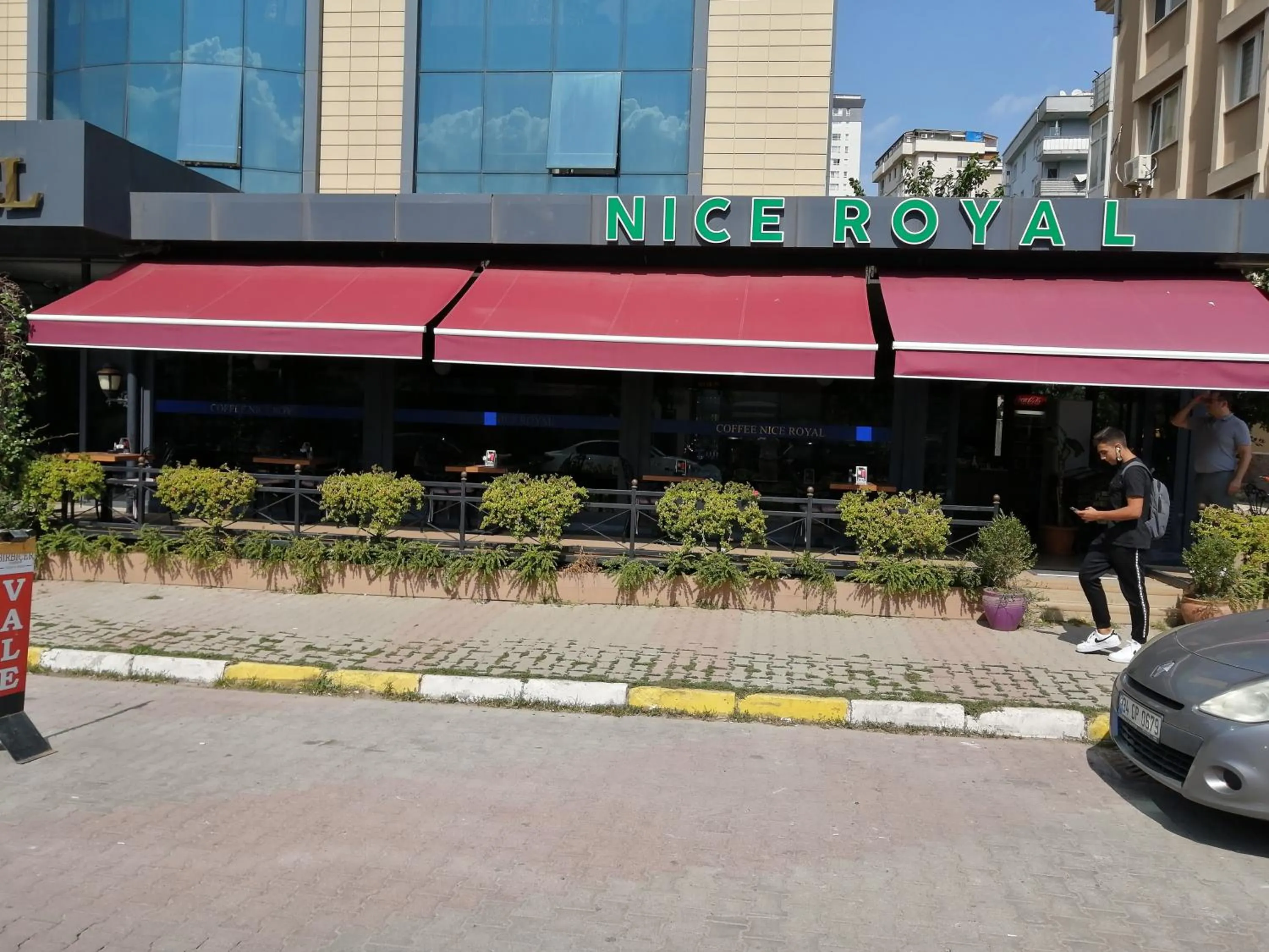 Restaurant/places to eat in Nice Royal