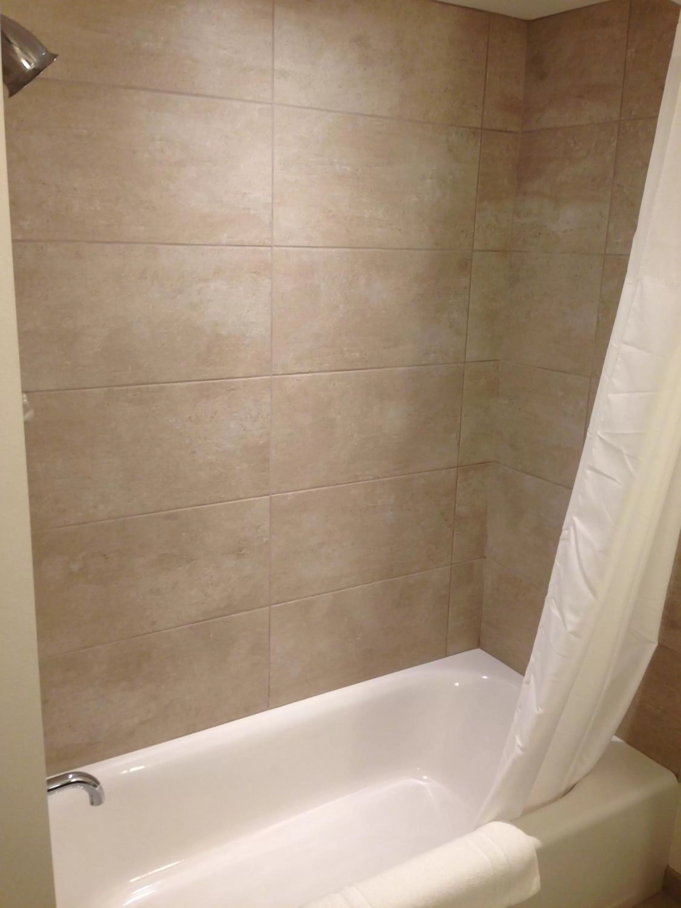 Shower in Super 8 by Wyndham Belgrade/Bozeman Airport