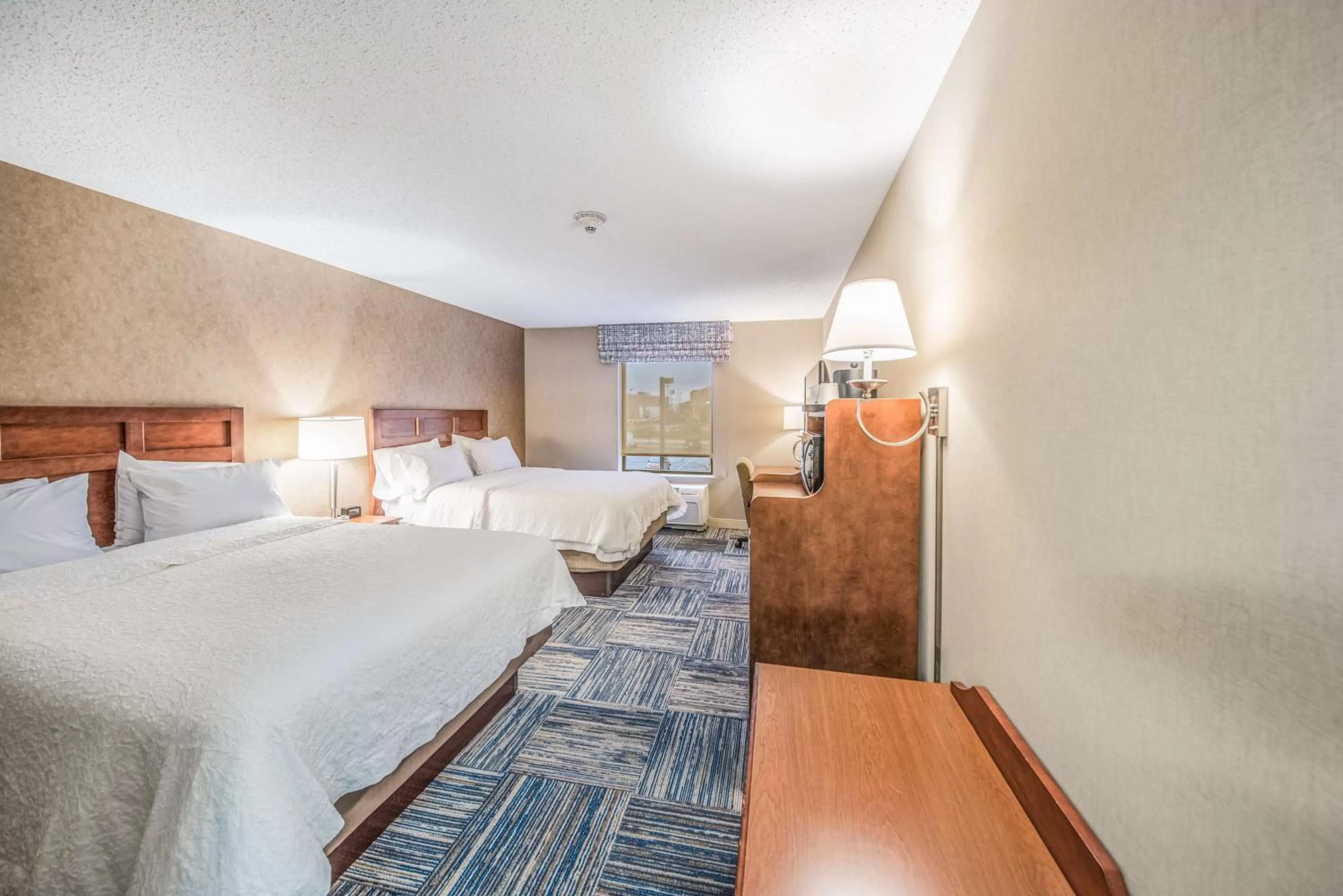 Bed in Hampton Inn Greenfield