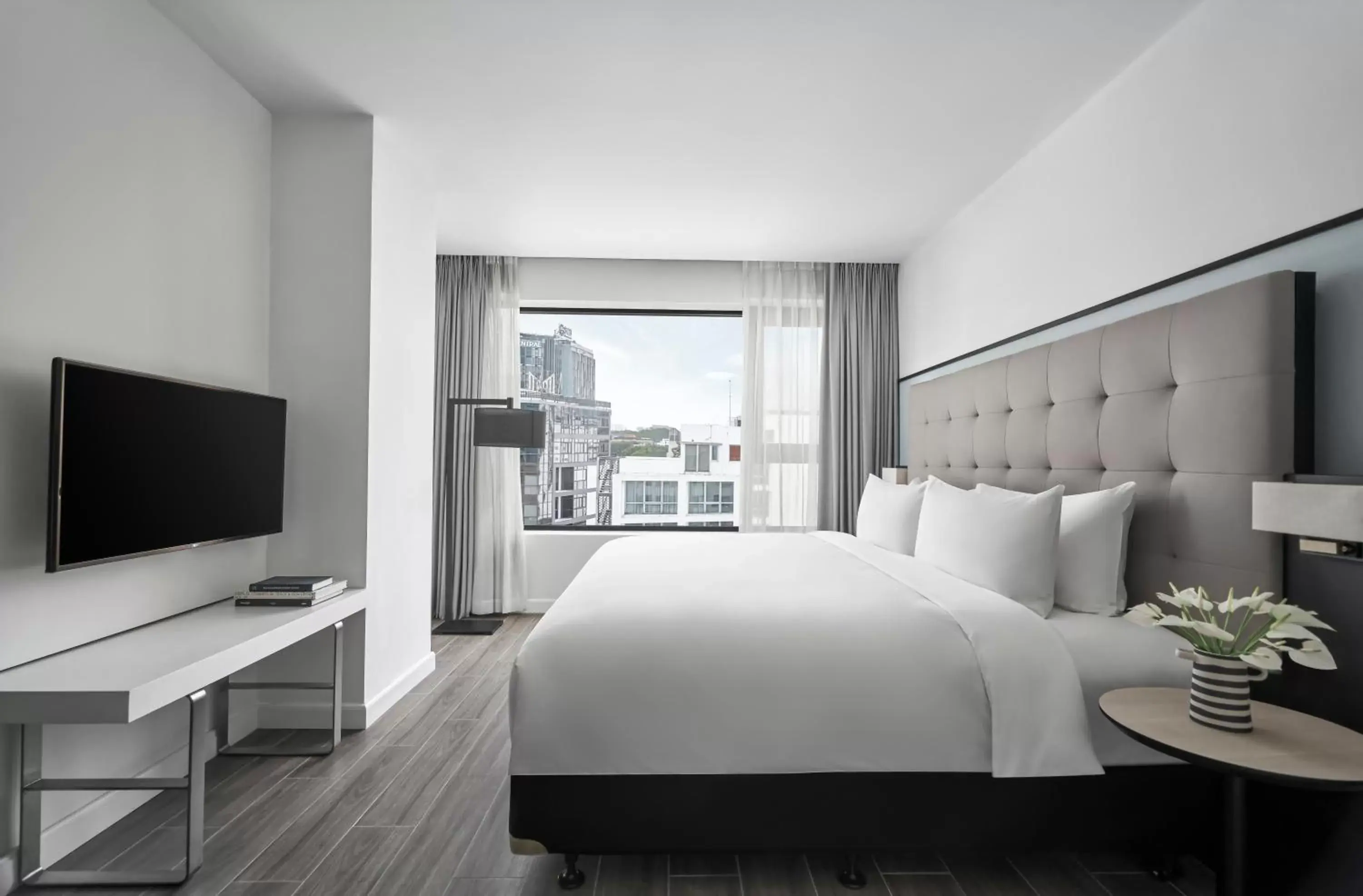 Premier City View Room in M Village Hotel Tôn Thất Đạm Premier City View Room in M Village Hotel Tôn Thất Đạm