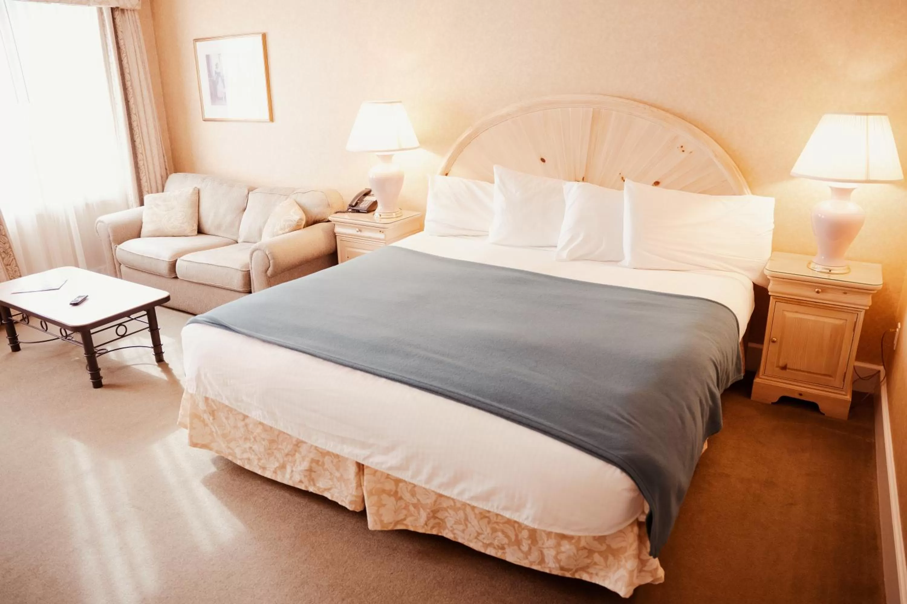 Bed in Phoenix Inn Resort