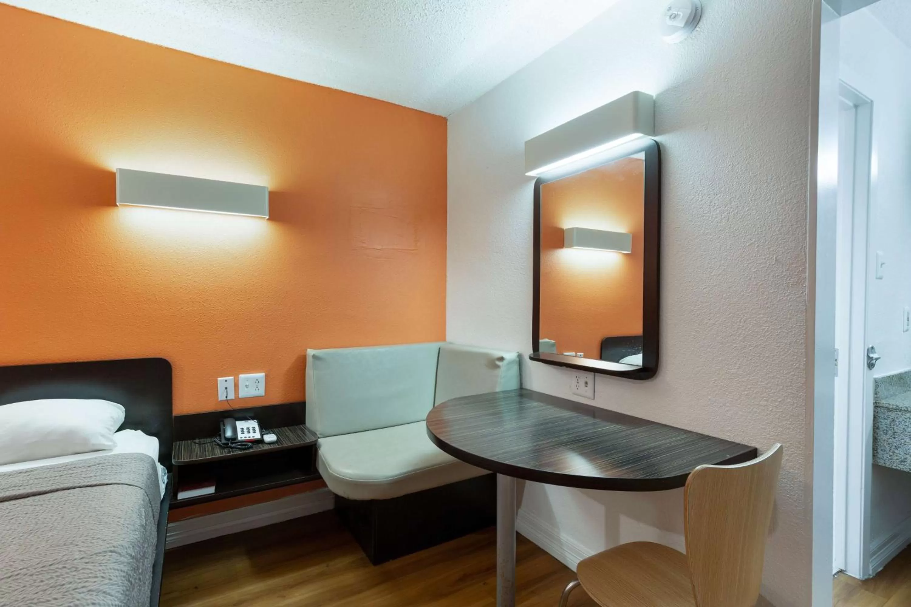 Photo of the whole room in Motel 6-Houston, TX - East