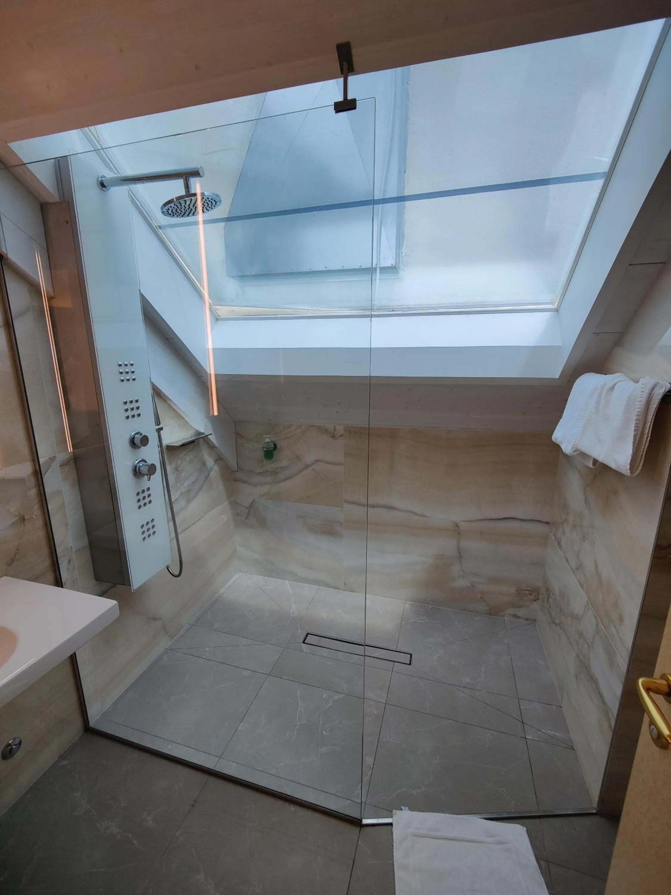 Bathroom in Hotel Ambassador