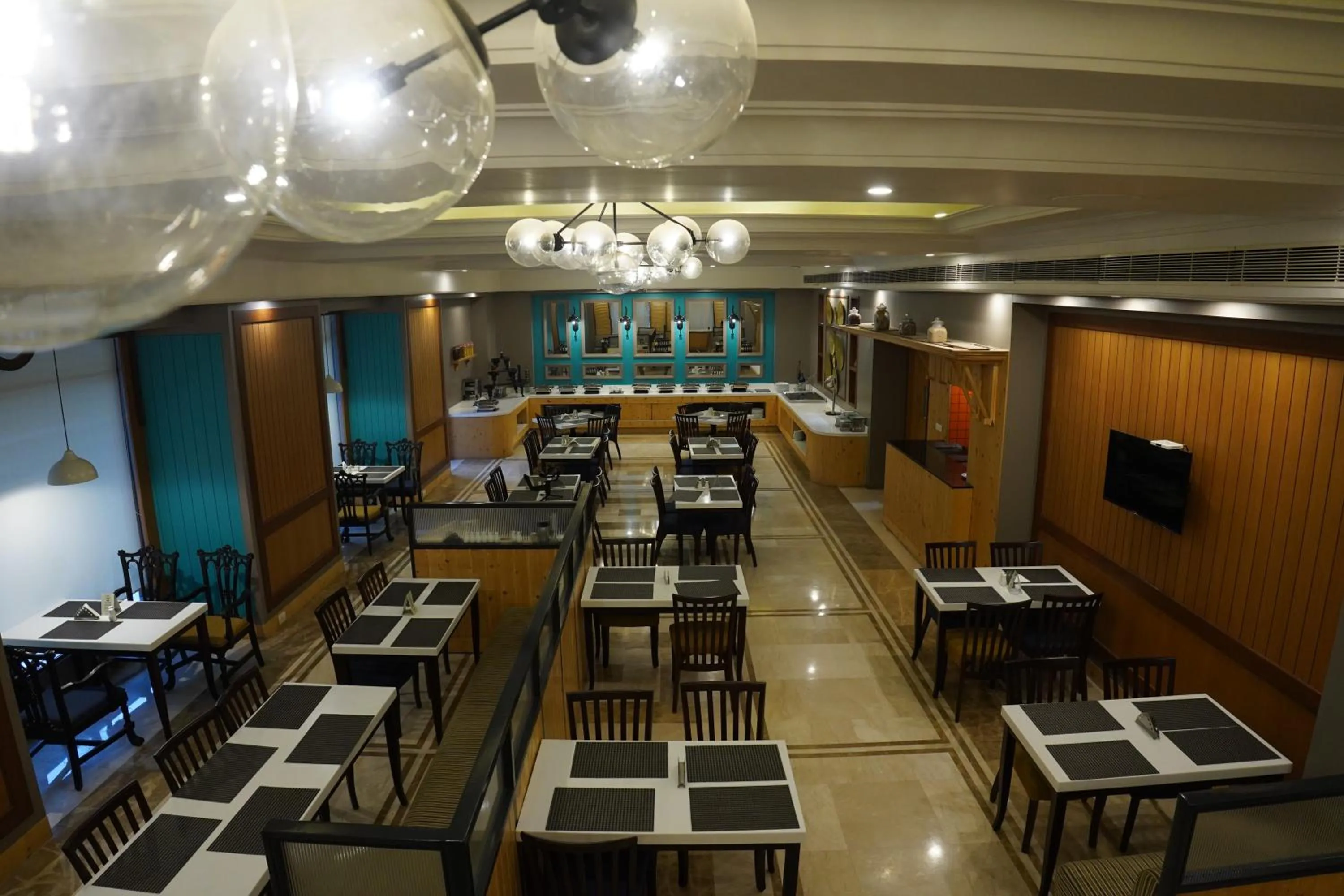 Restaurant/places to eat in Park Plaza Jodhpur