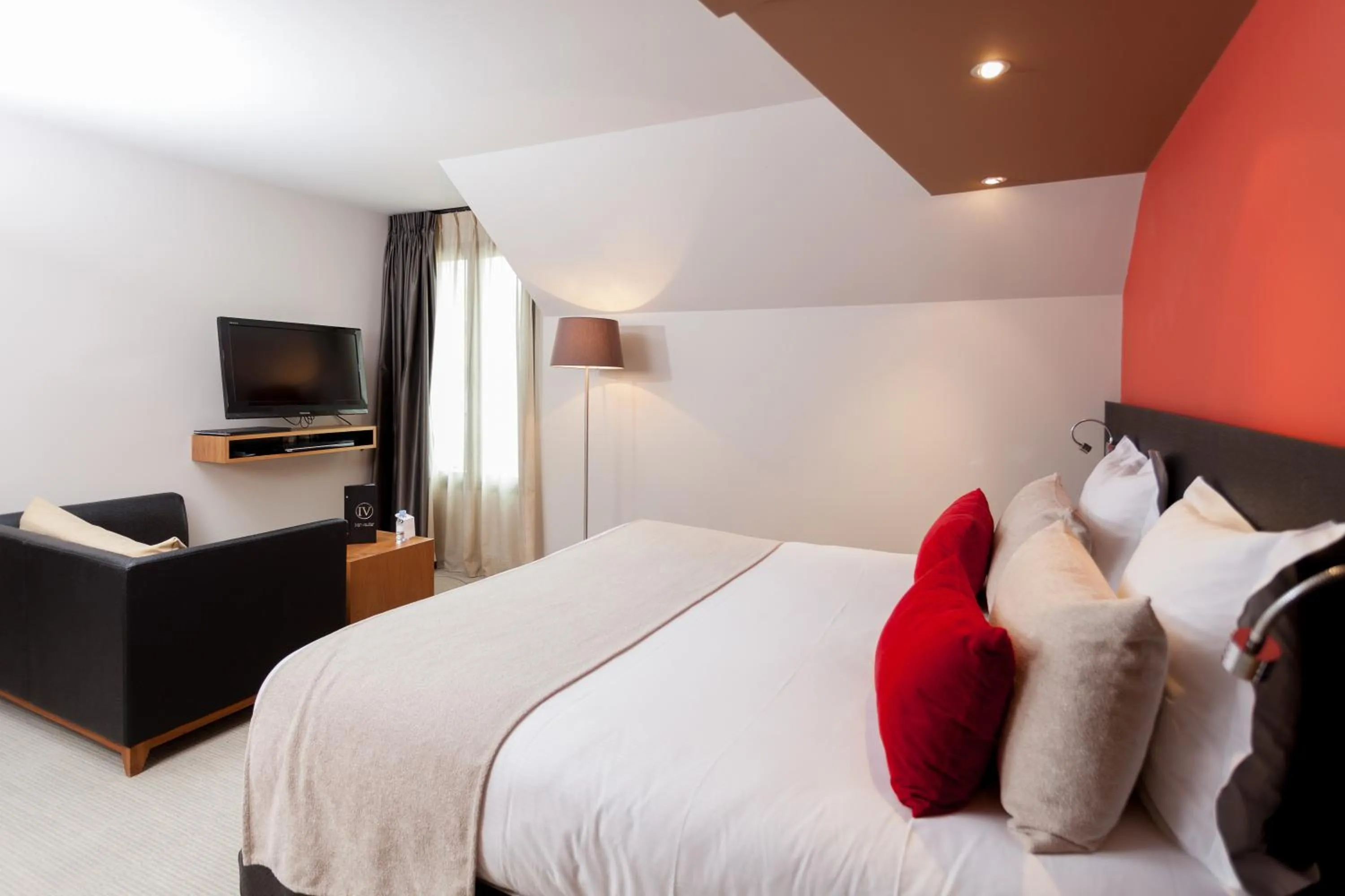 Photo of the whole room, Bed in Hotel Restaurant Spa Ivan Vautier