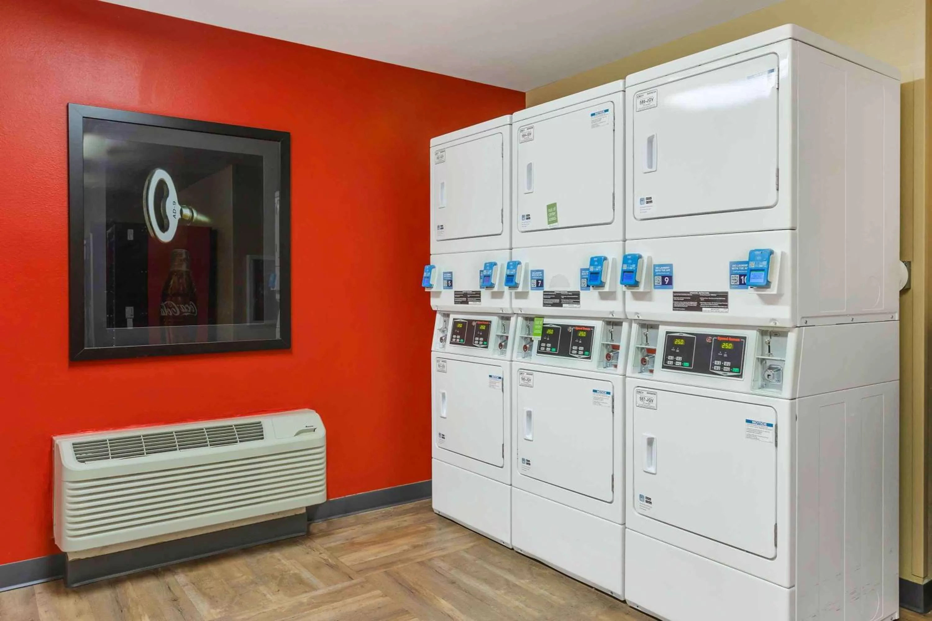 Property building in Extended Stay America Select Suites - Springfield - South