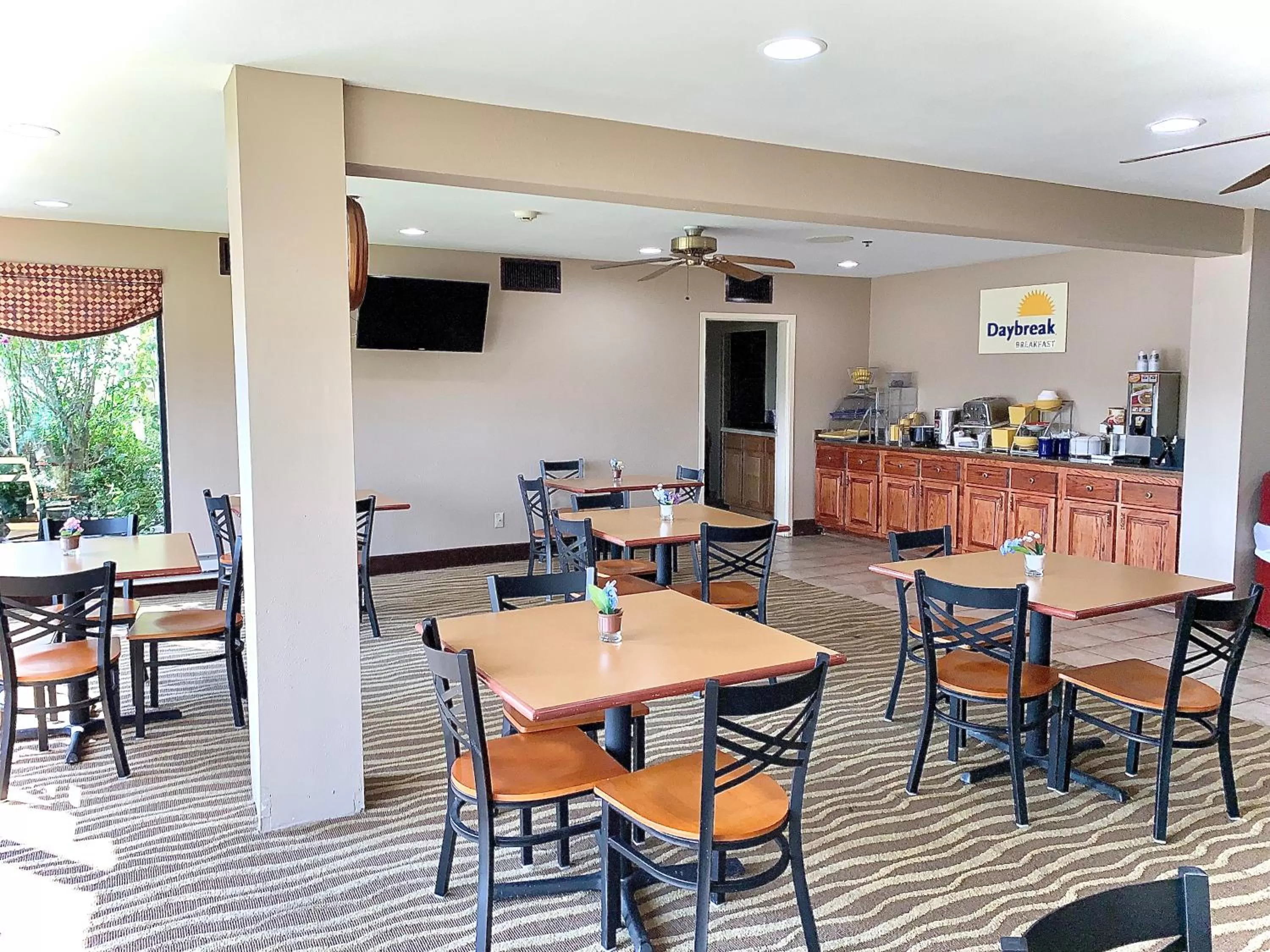 Restaurant/places to eat in Days Inn & Suites by Wyndham Cuba