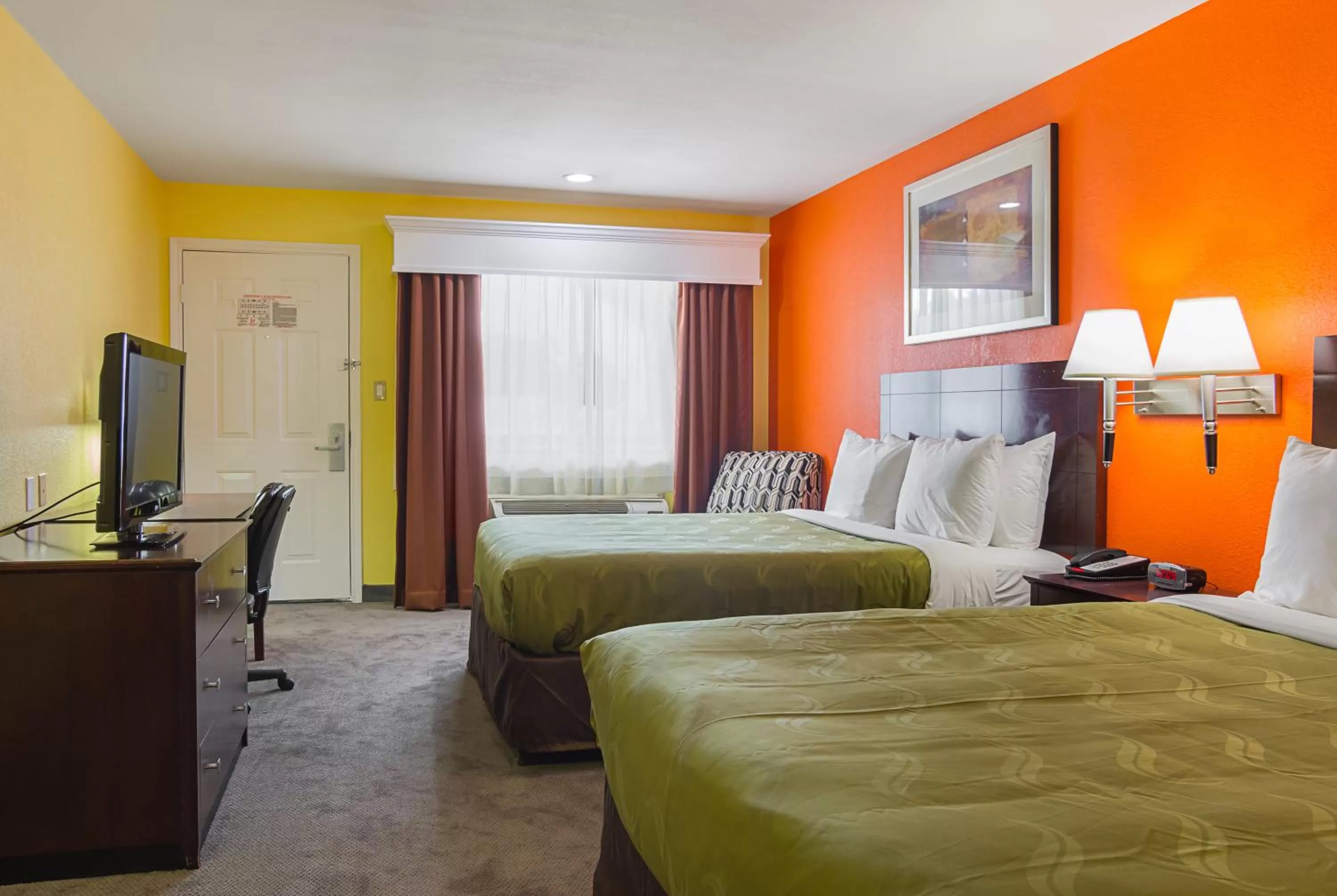 Bedroom, Bed in Quality Inn Carthage