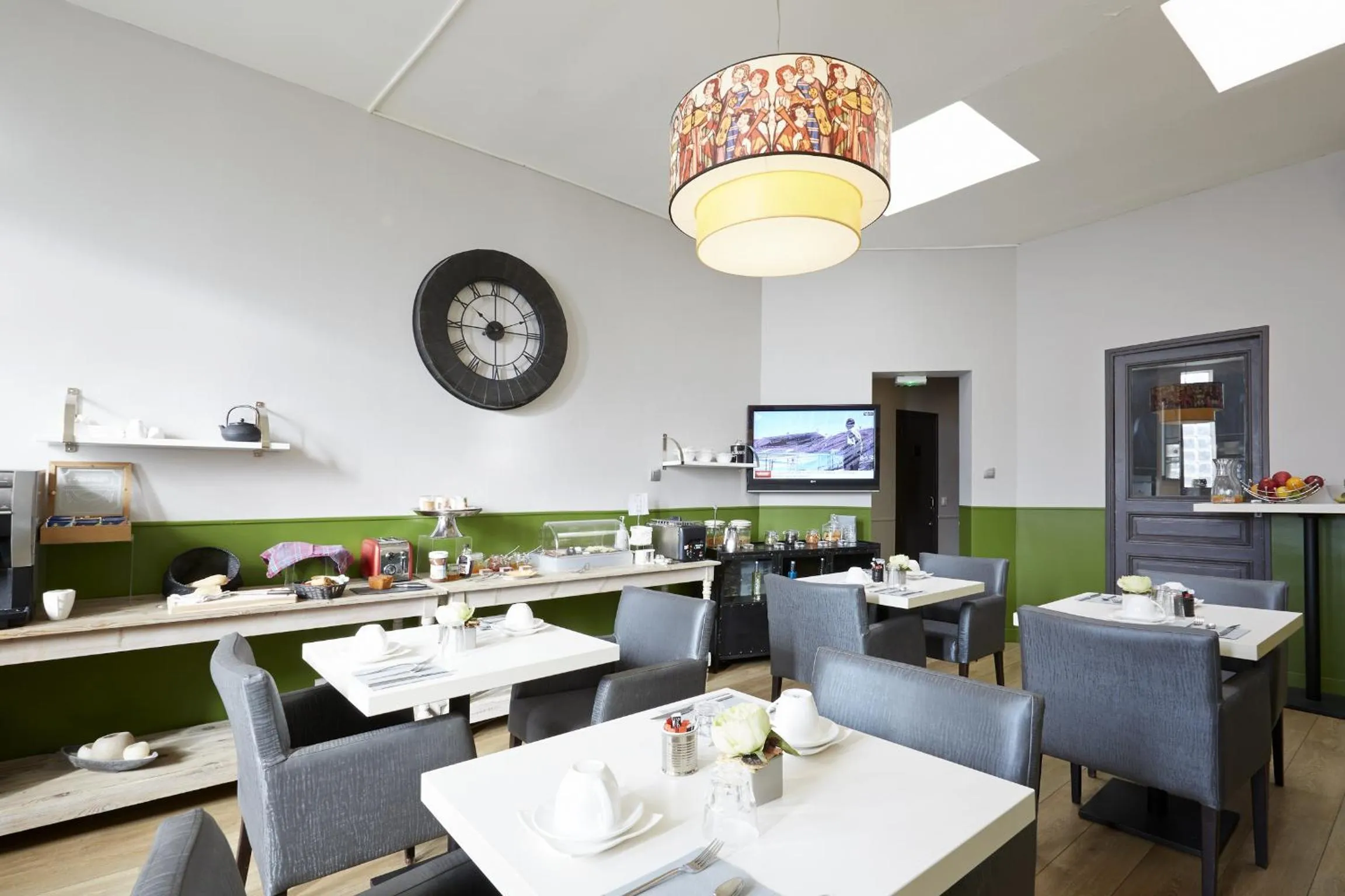 Dining area in Hôtel St Sernin