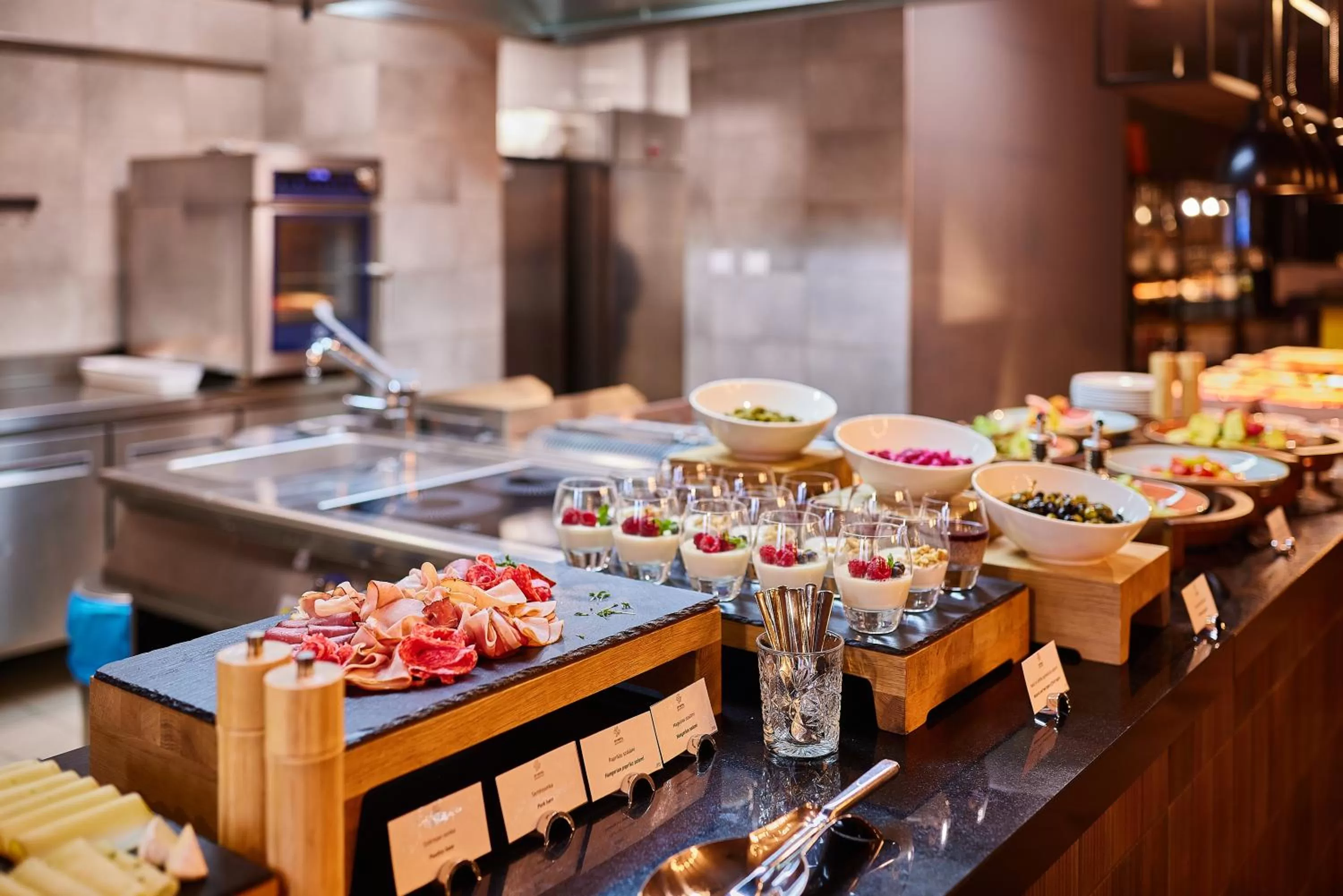 Restaurant/places to eat in Up Hotel Budapest