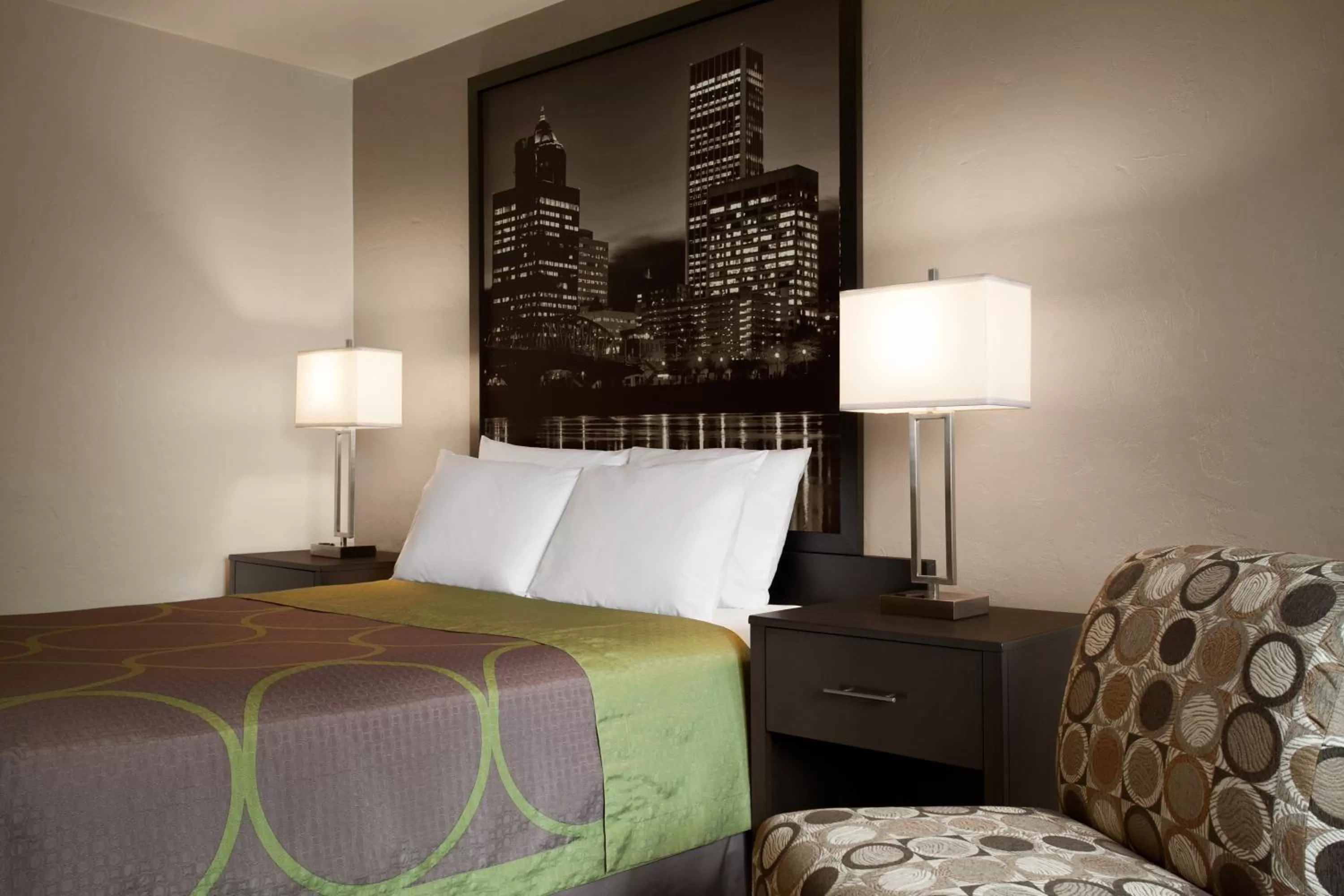 Bed in Super 8 by Wyndham Portland Airport