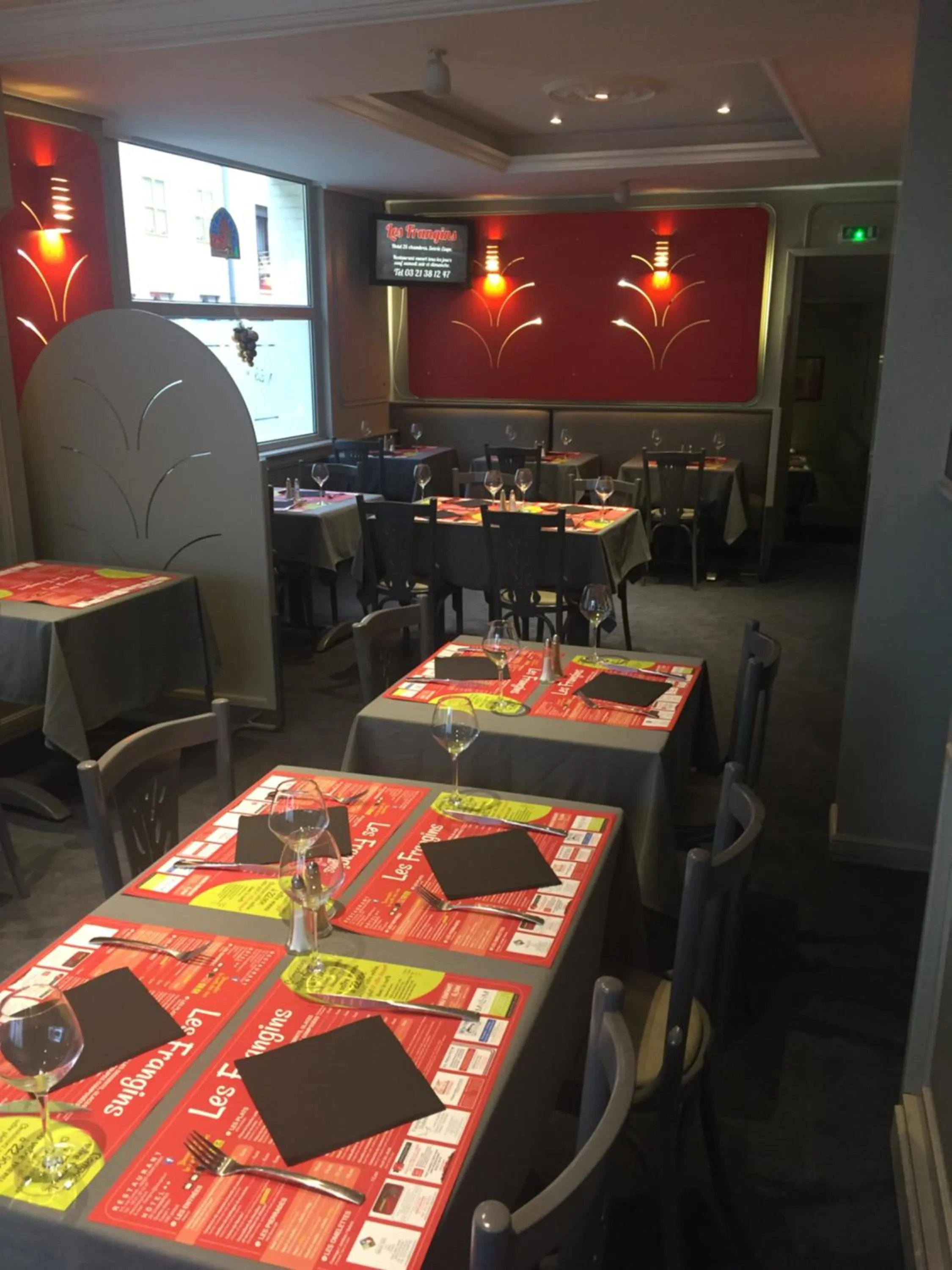 Restaurant/places to eat in Hôtel Les Frangins