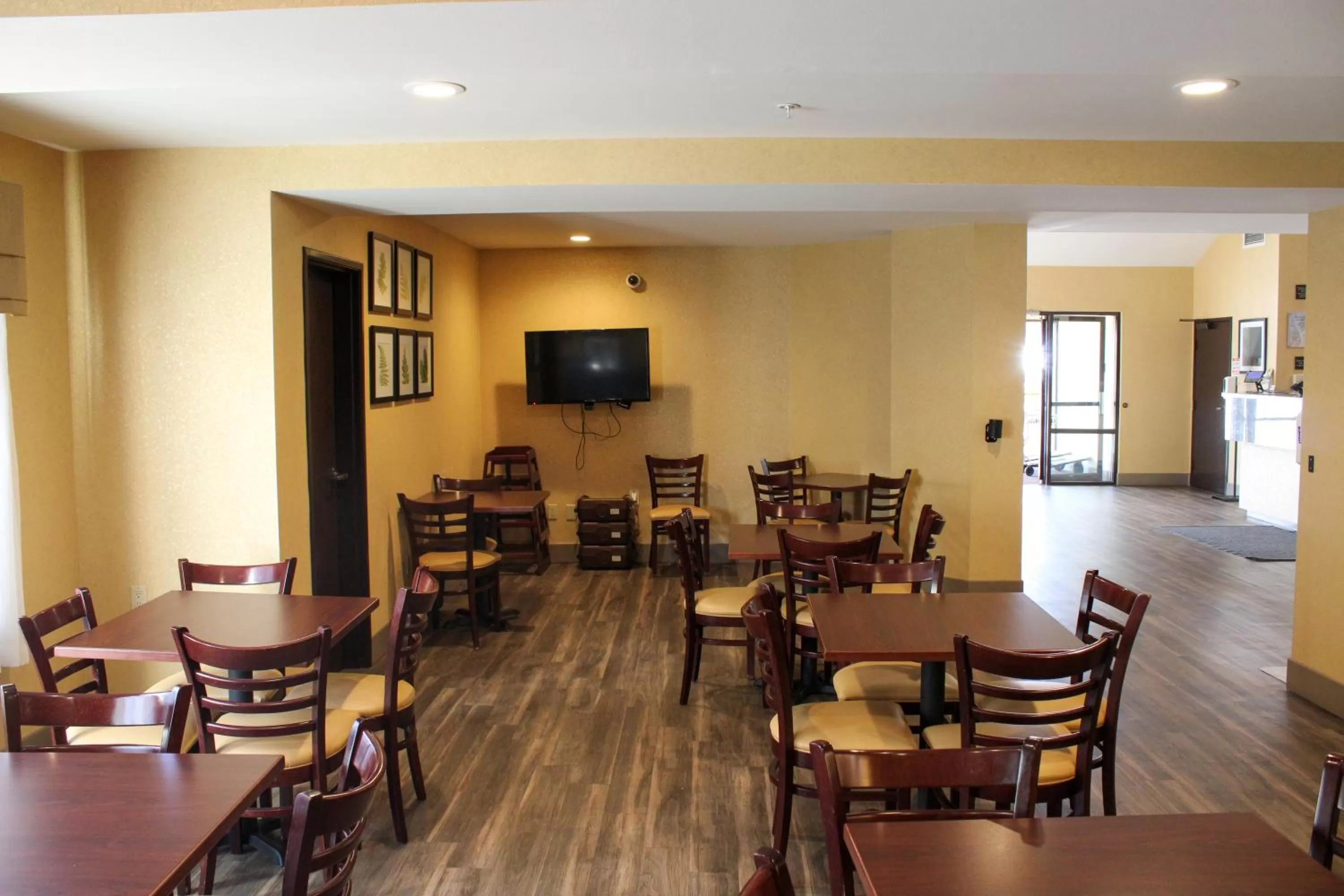 Breakfast in Sleep Inn Bend Crossroads Plaza