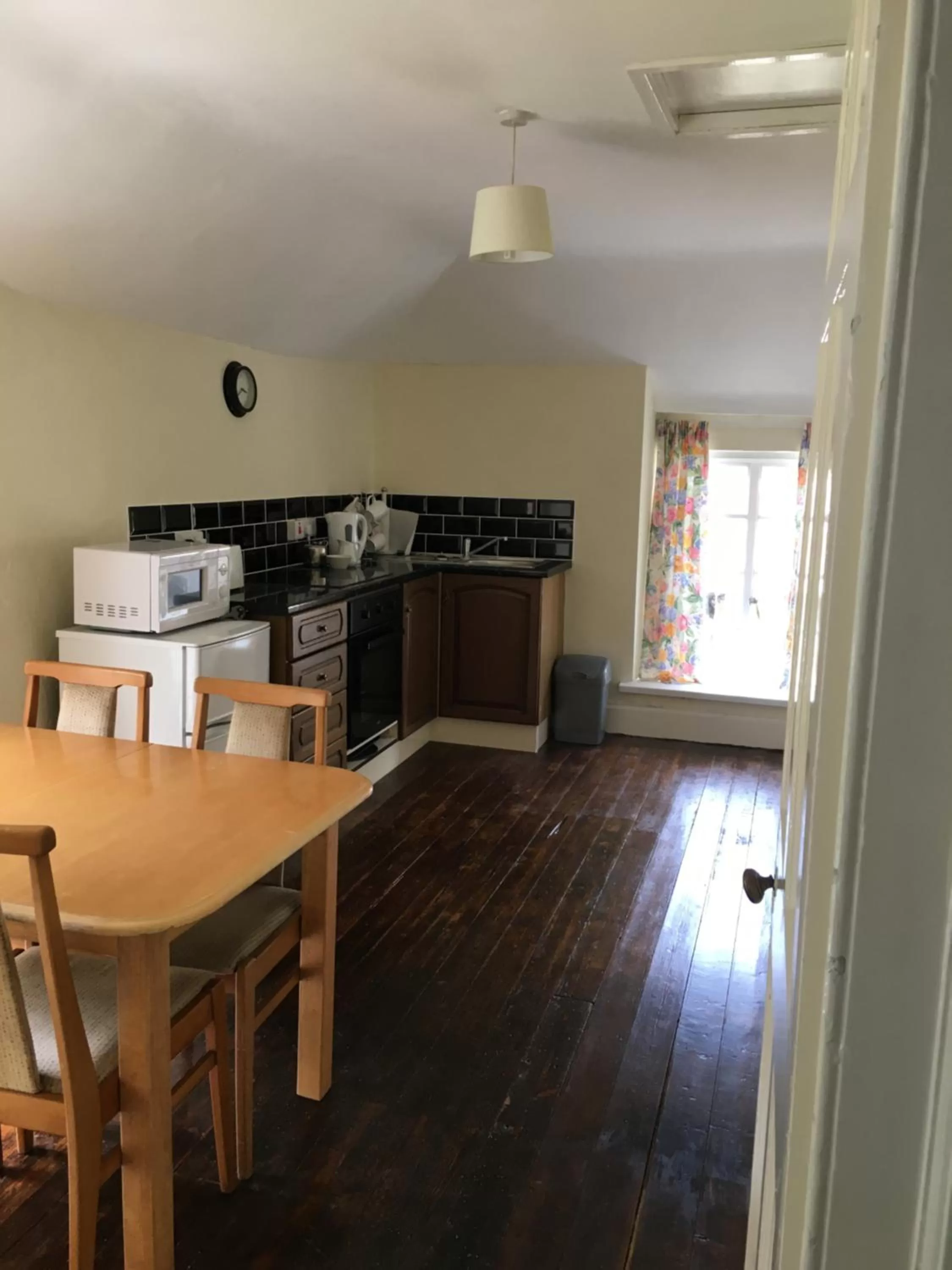 Coffee/tea facilities, Kitchen/Kitchenette in Ballydivity House