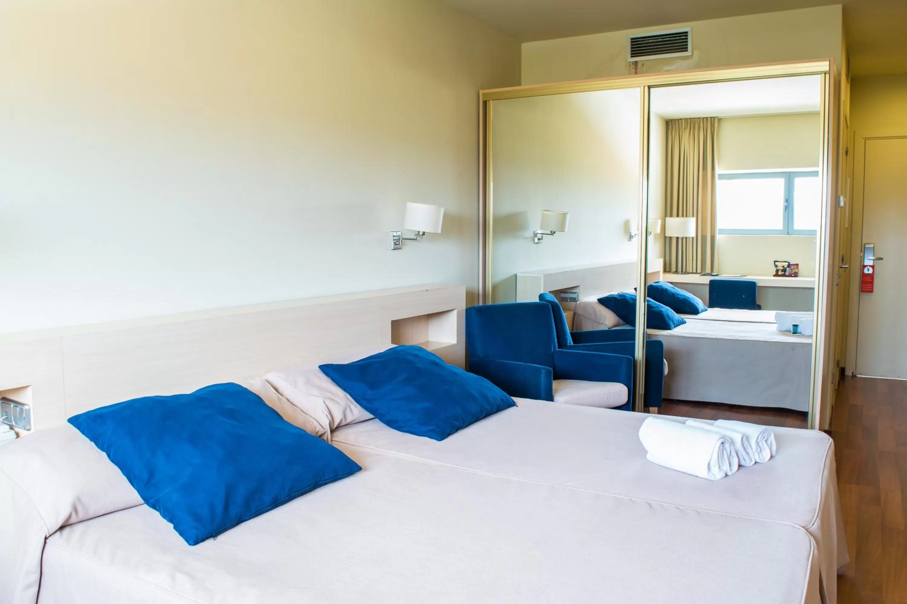 Bed in Hotel Les Torres