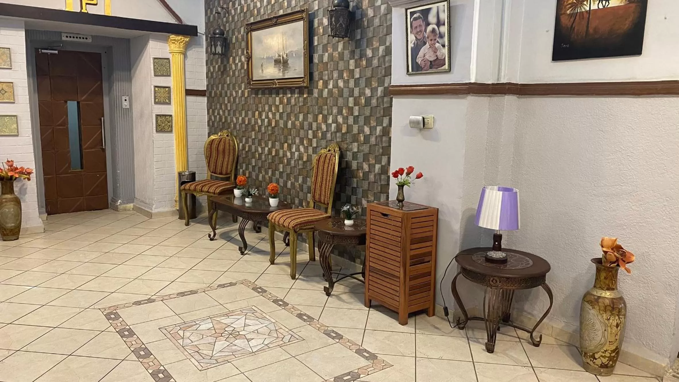 Seating area in New Park Hotel